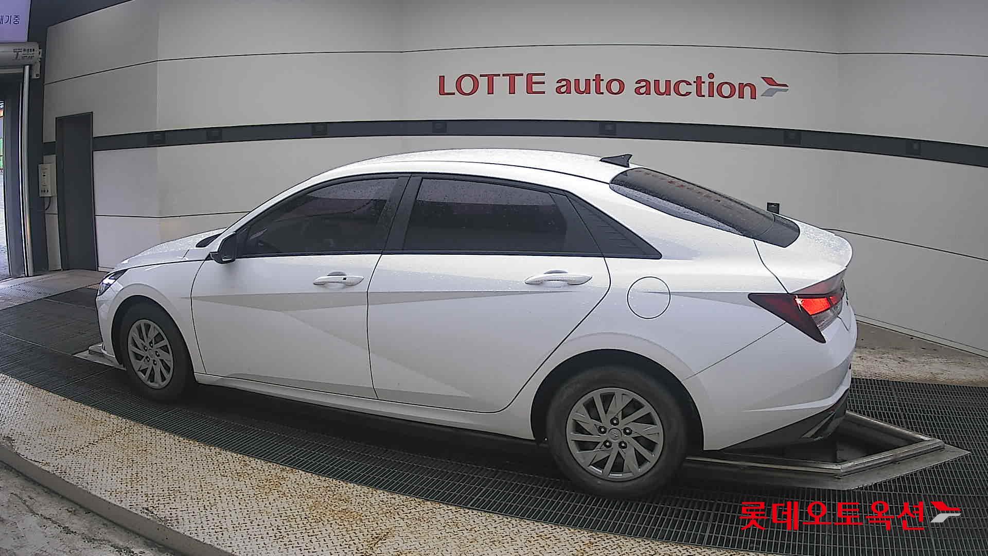 2021 - hyundai avante