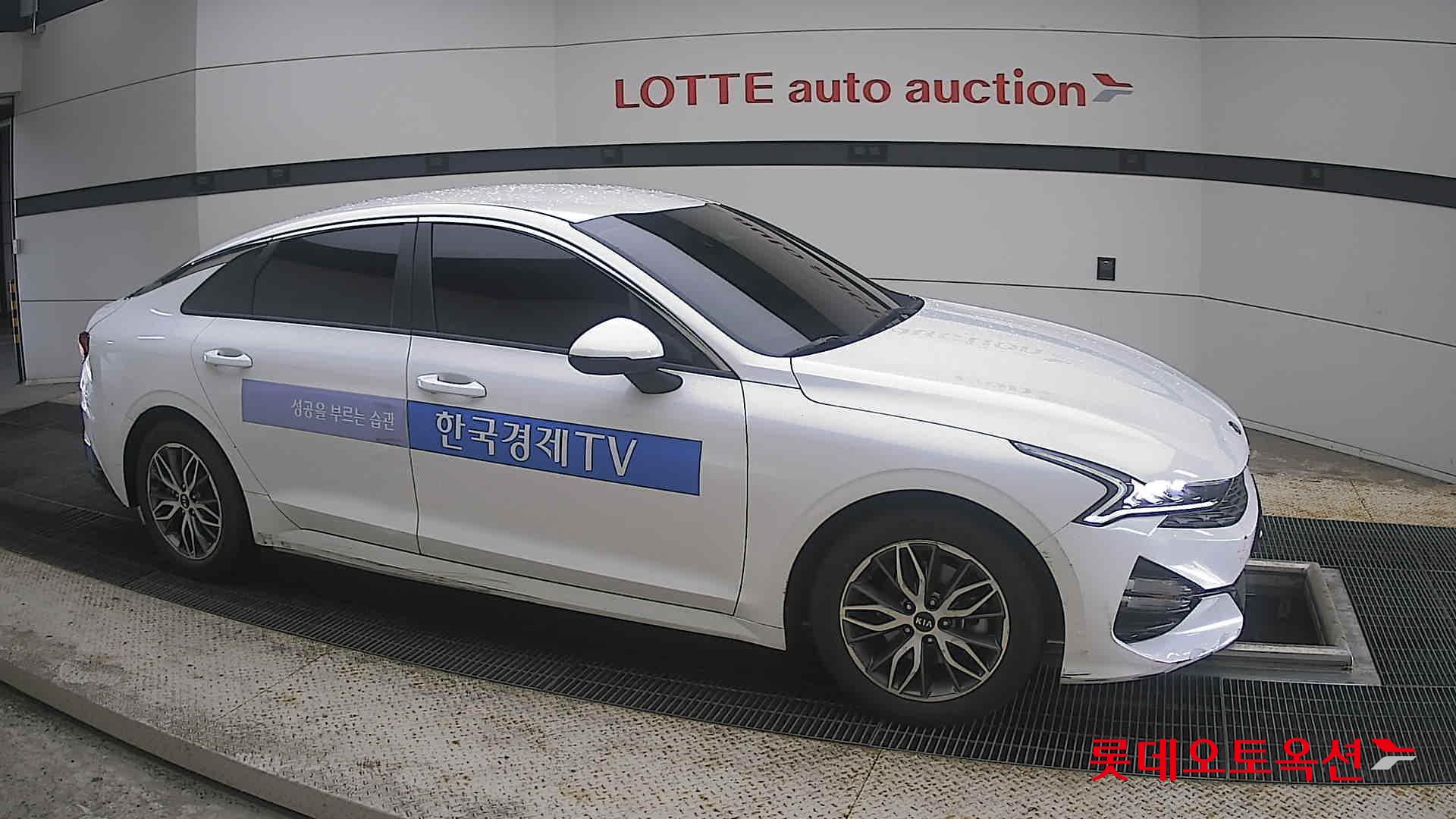 2021 - kia k5
