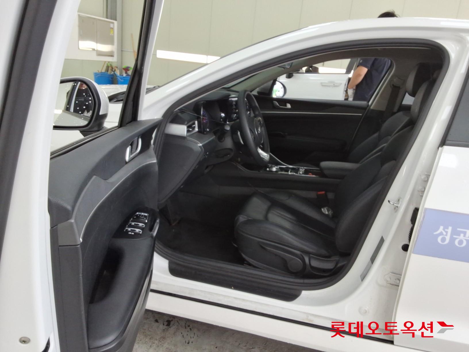 2021 - kia k5