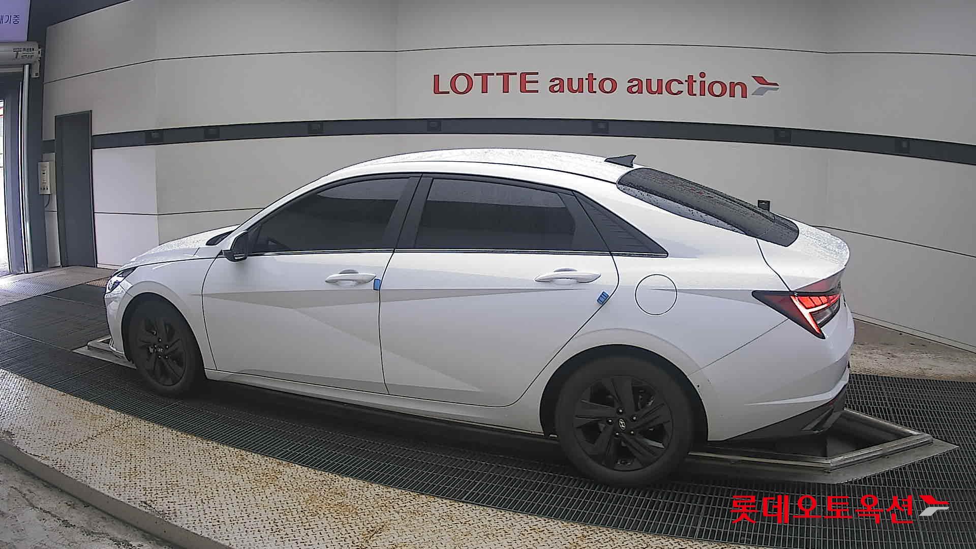 2021 - hyundai avante