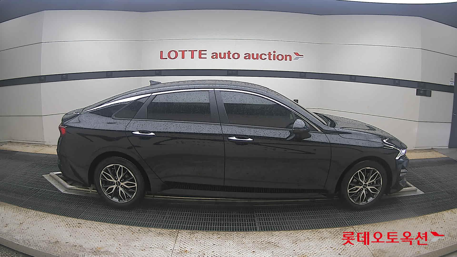 2022 - kia k5