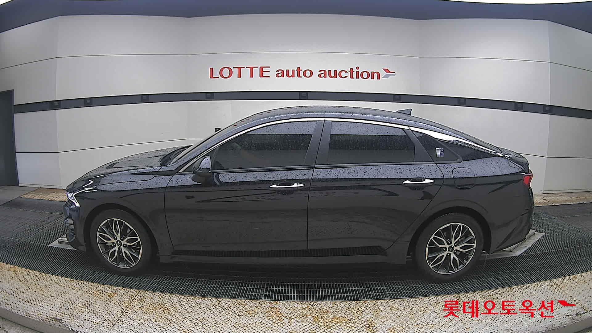 2022 - kia k5
