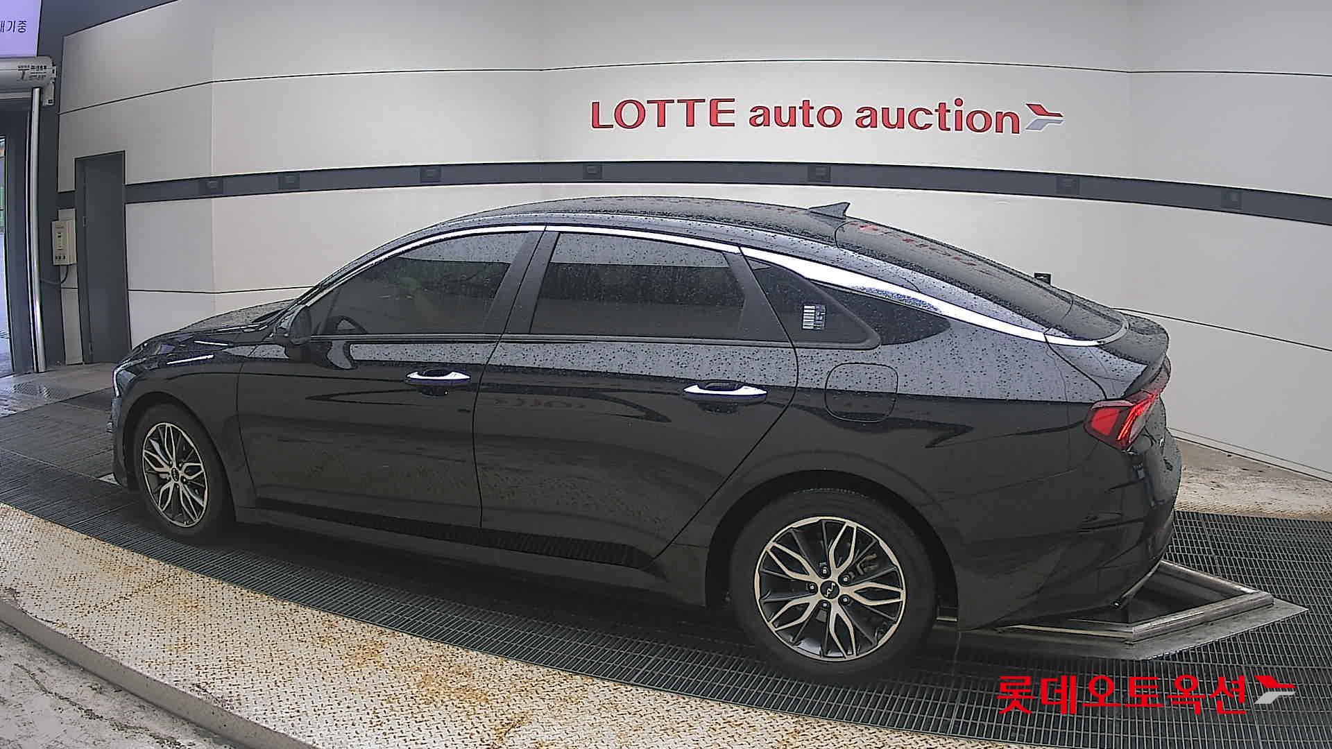 2022 - kia k5