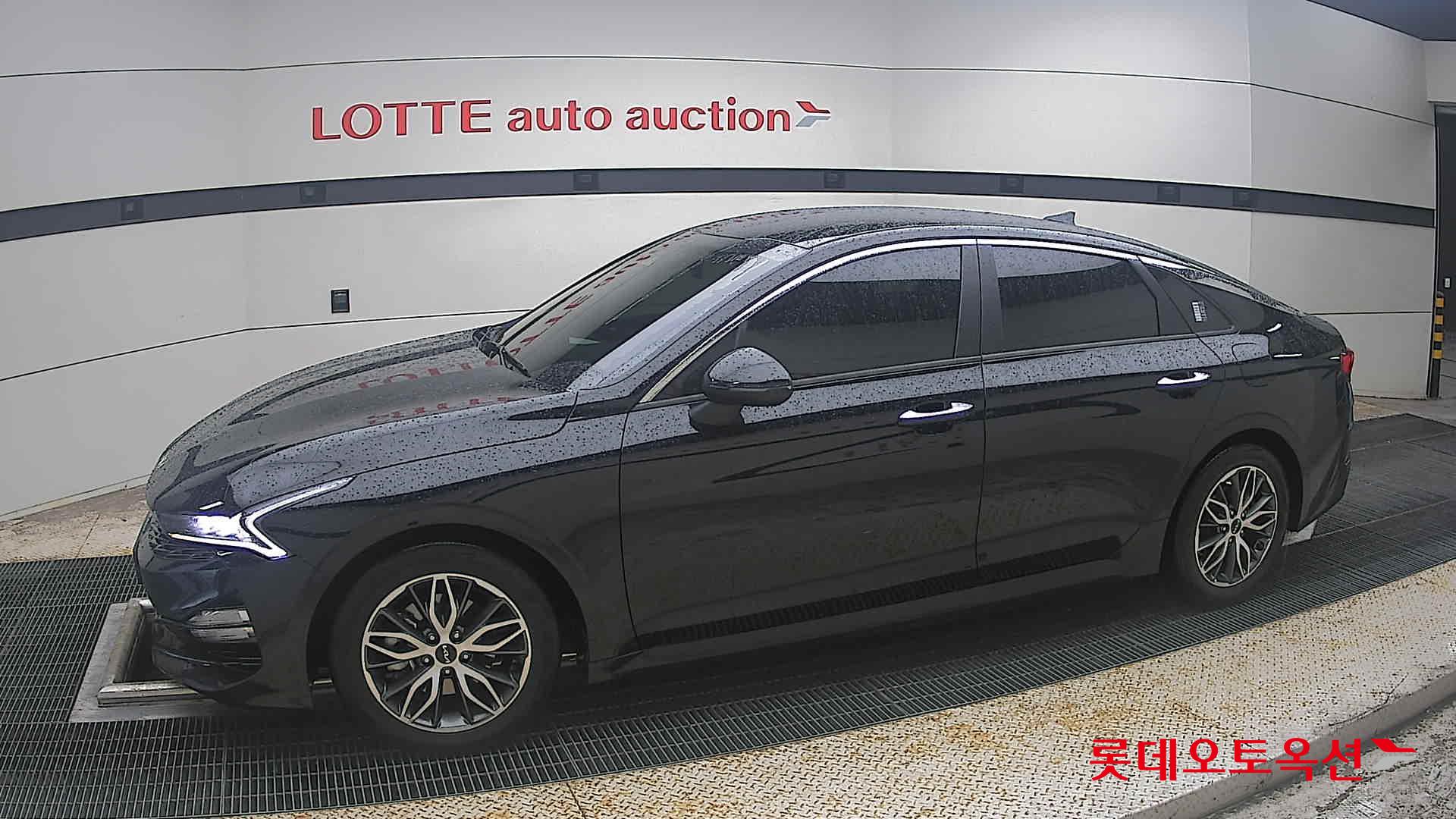 2022 - kia k5