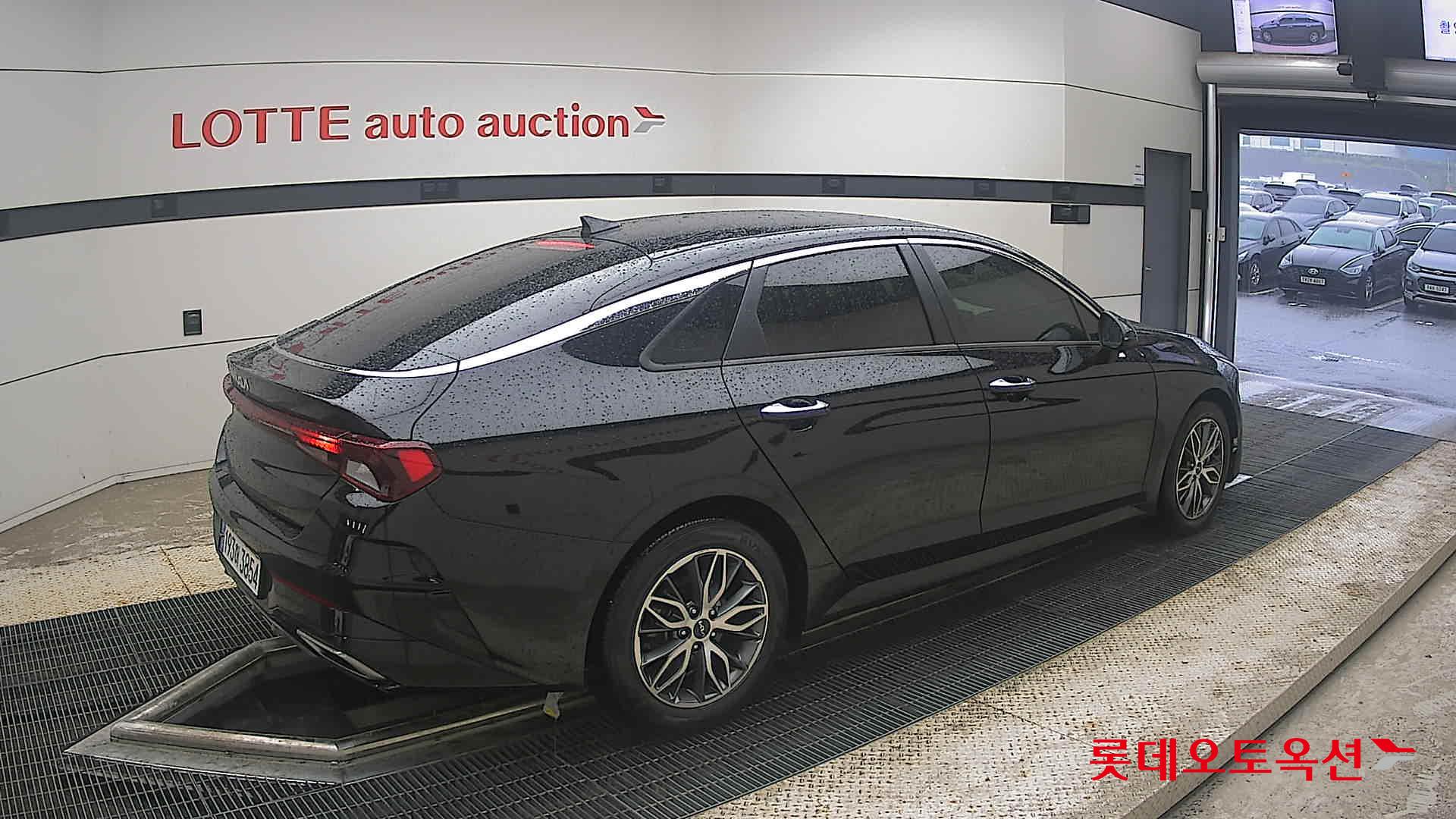2022 - kia k5
