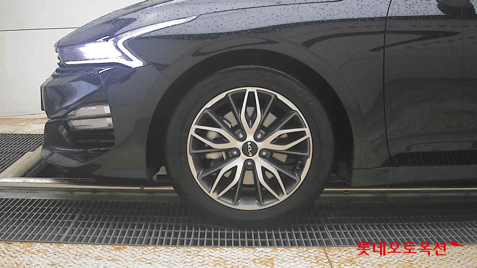 2022 - kia k5