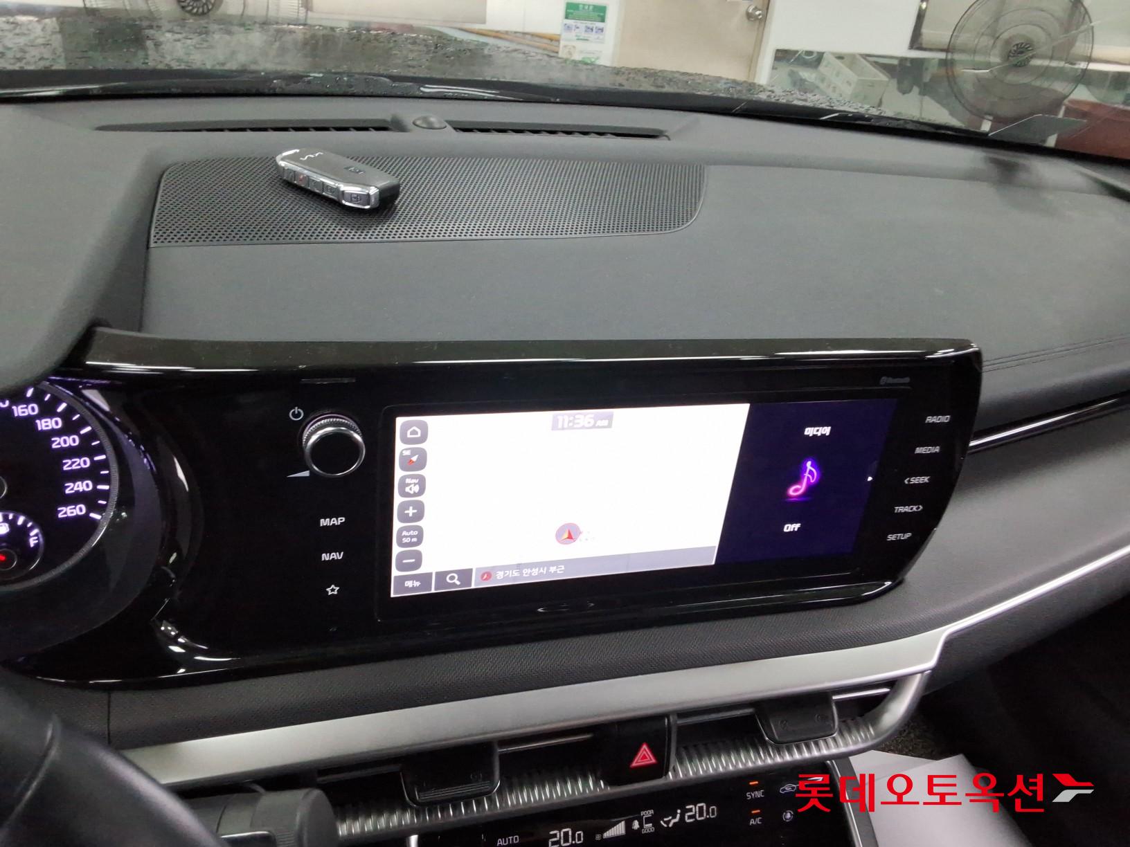 2022 - kia k5