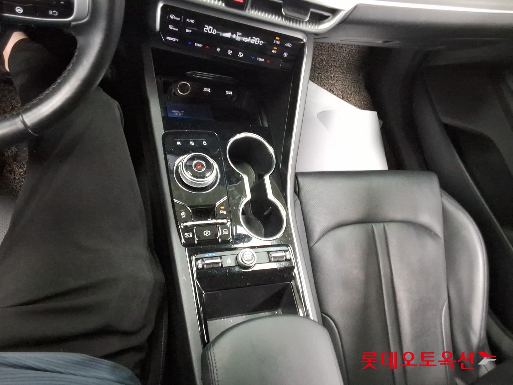 2022 - kia k5