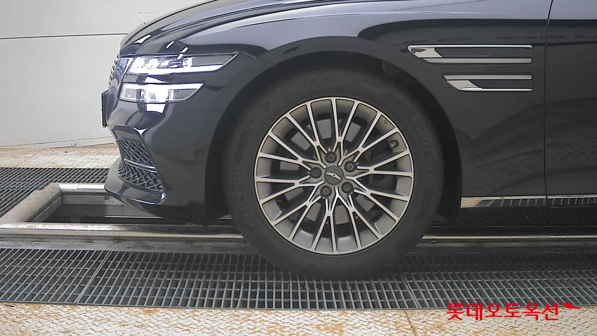 2022 - genesis g80