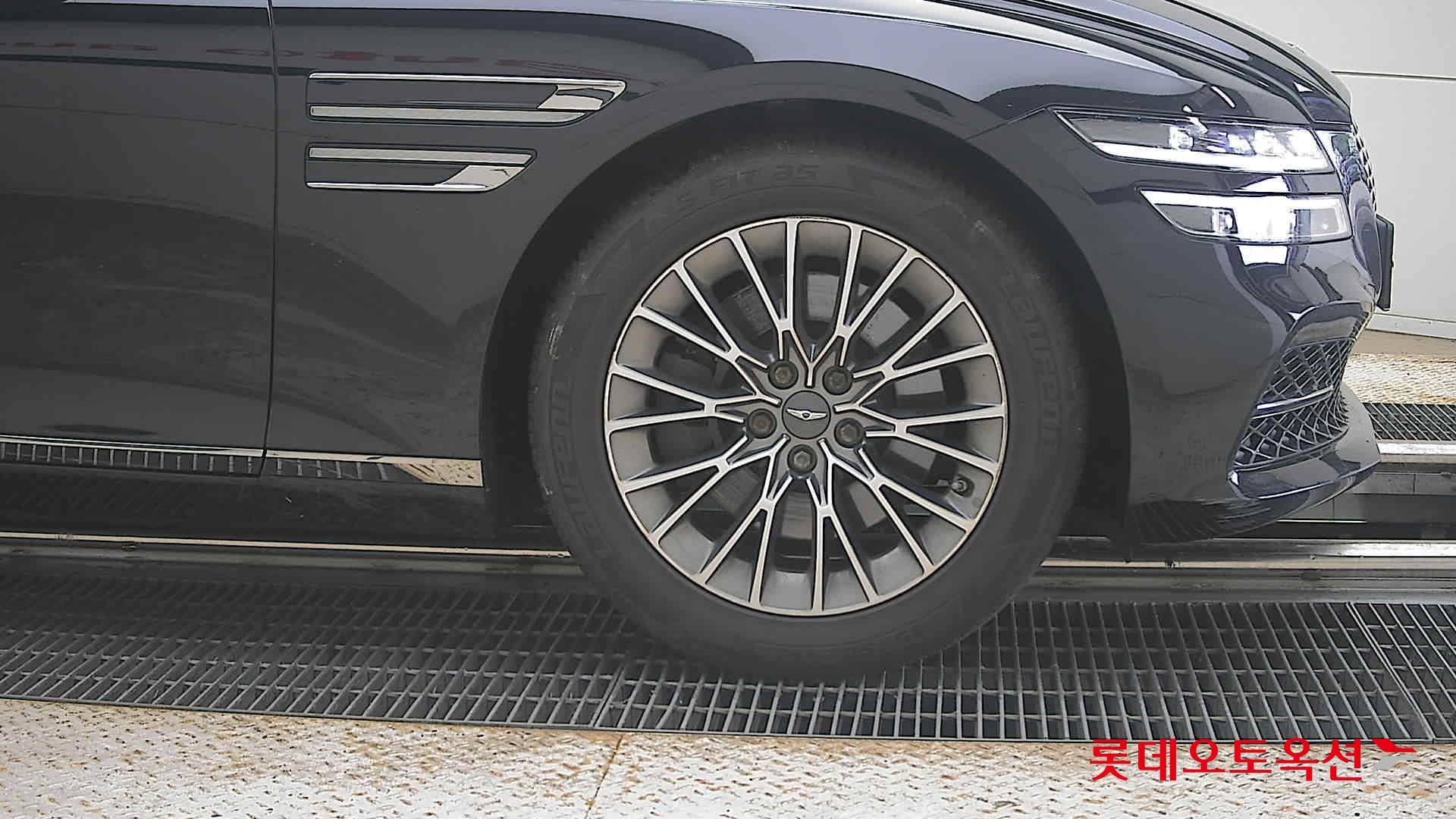 2022 - genesis g80
