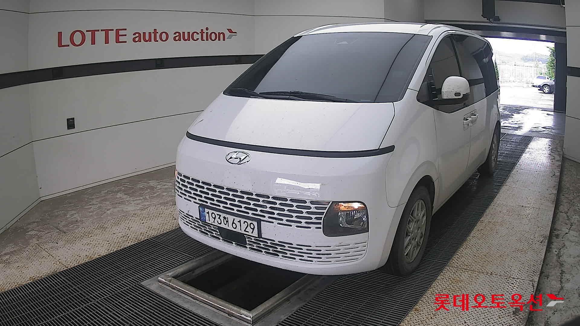 2022 - hyundai staria