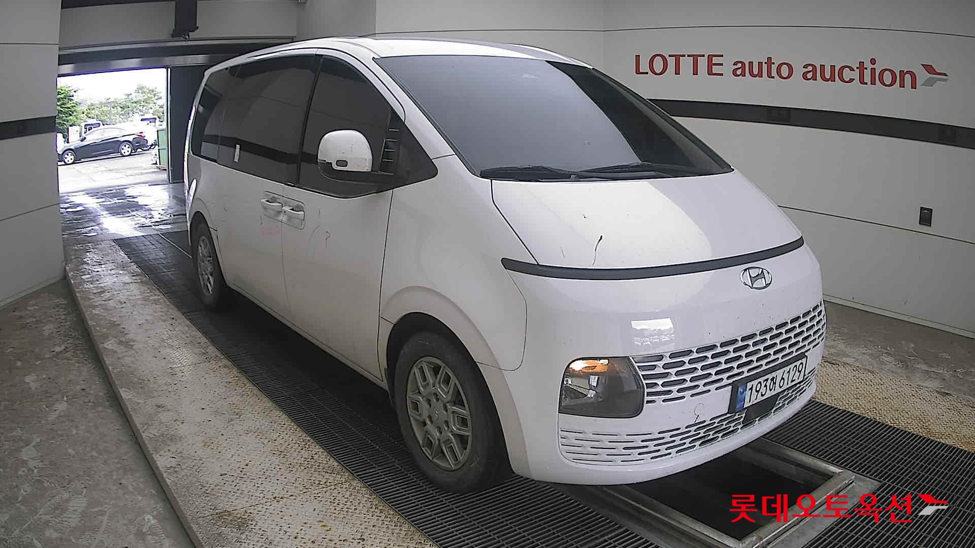 2022 - hyundai staria