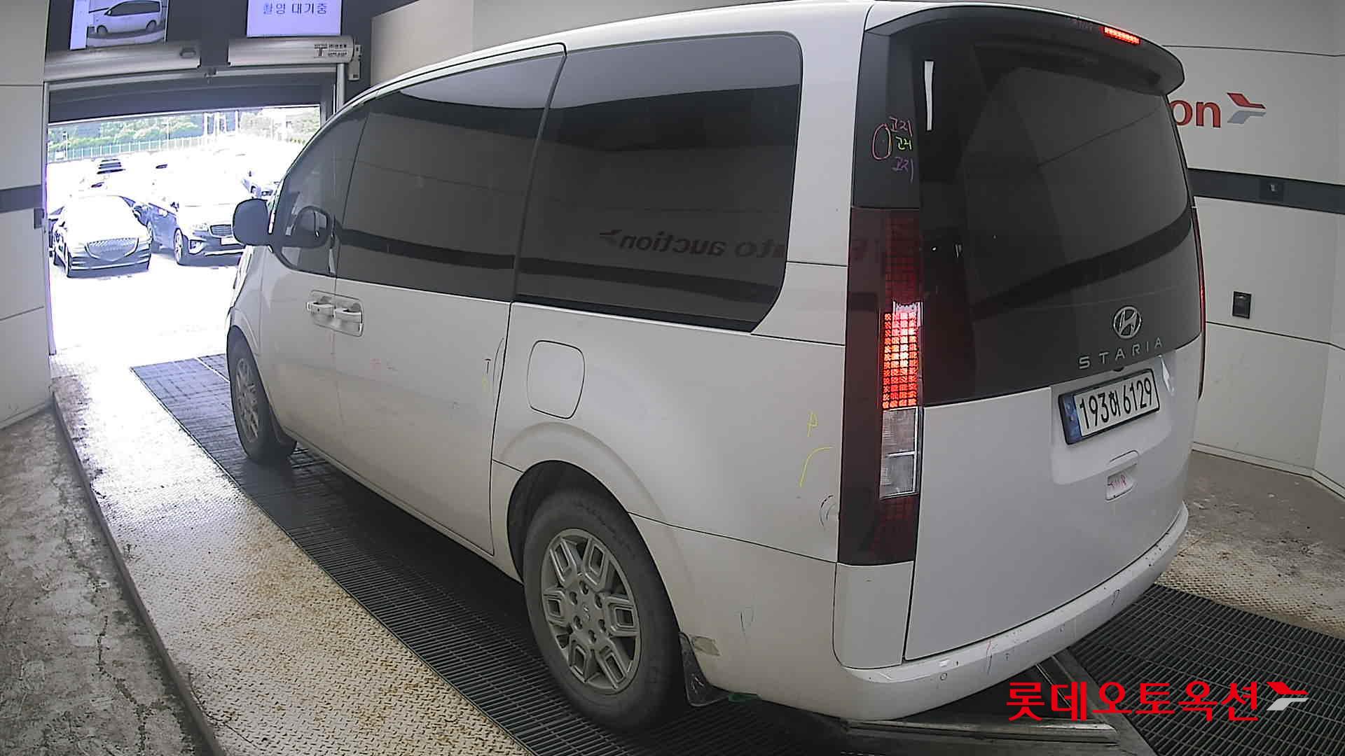 2022 - hyundai staria