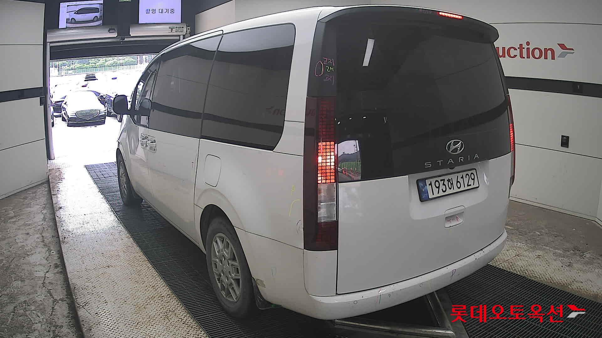 2022 - hyundai staria