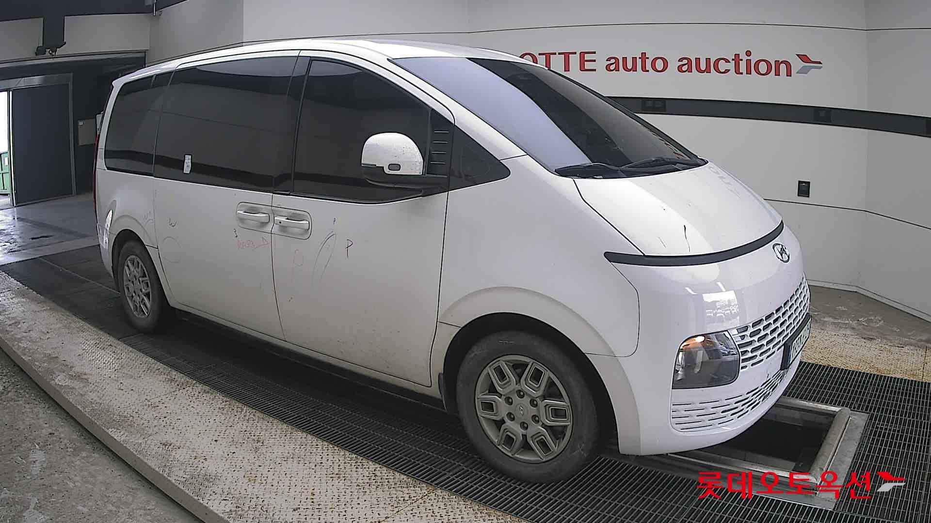 2022 - hyundai staria