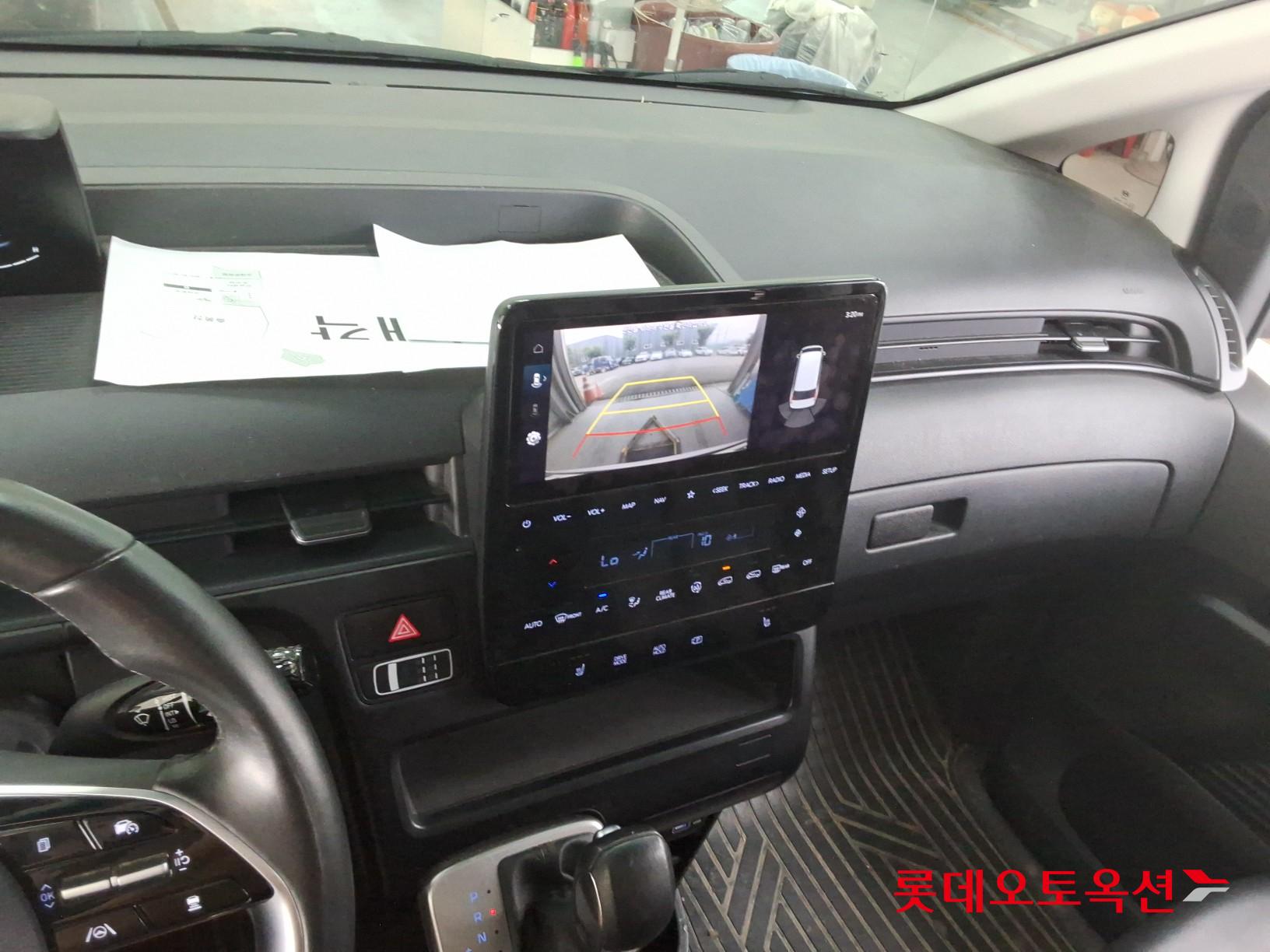 2022 - hyundai staria
