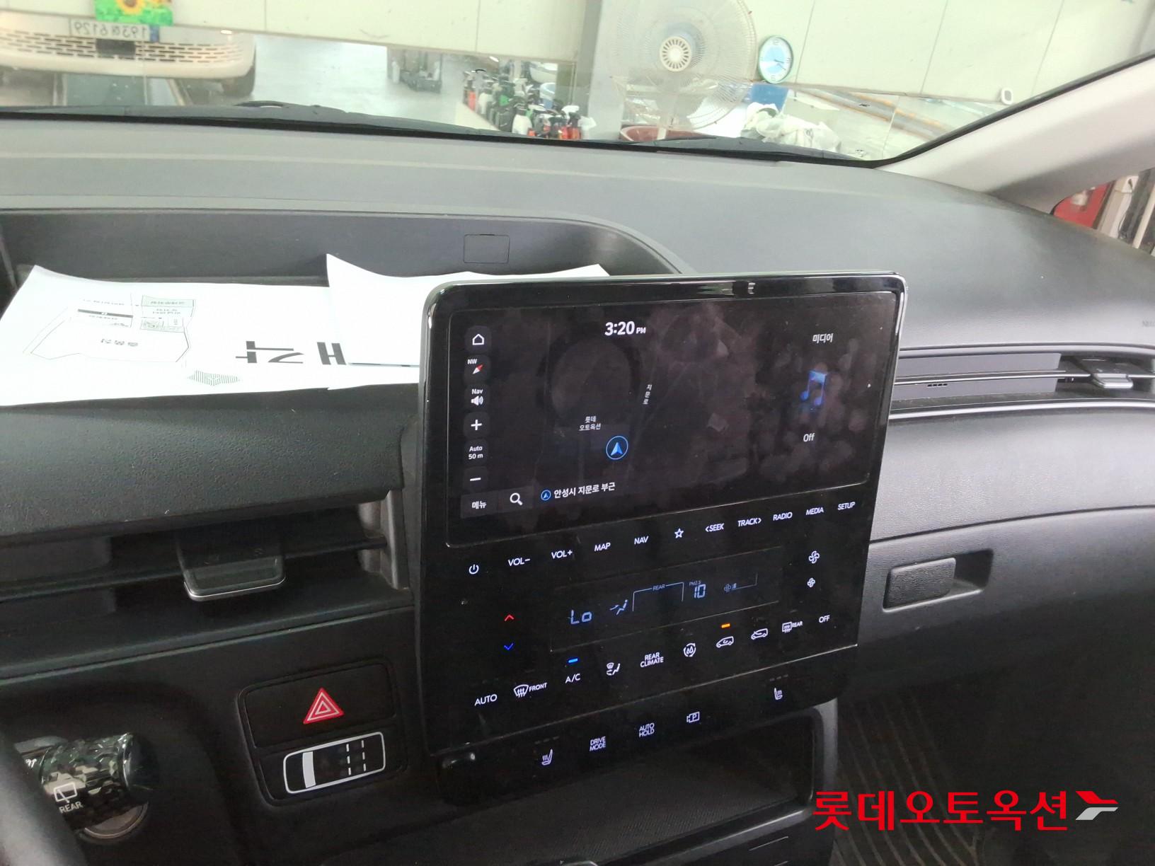 2022 - hyundai staria