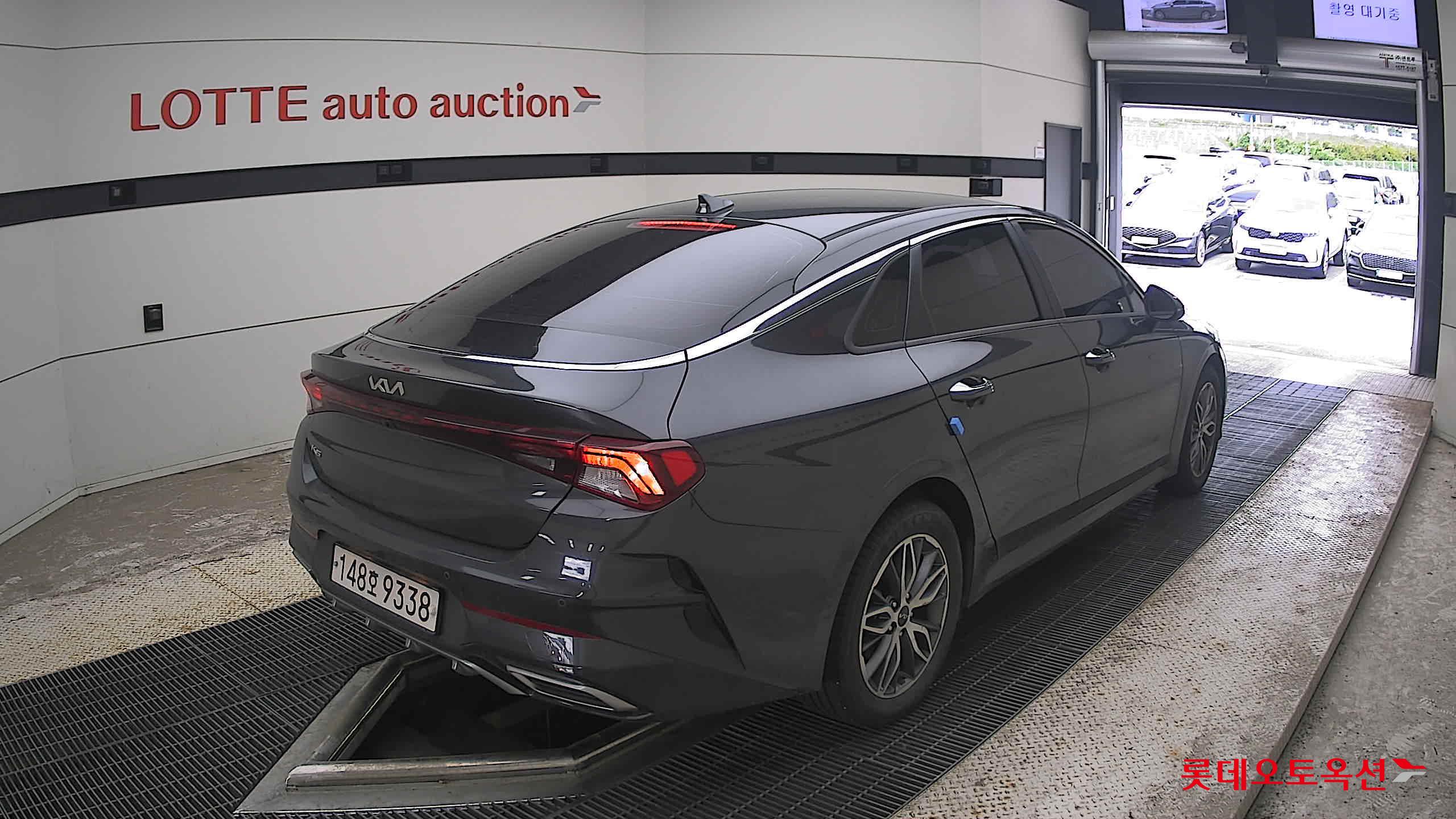 2022 - kia k5