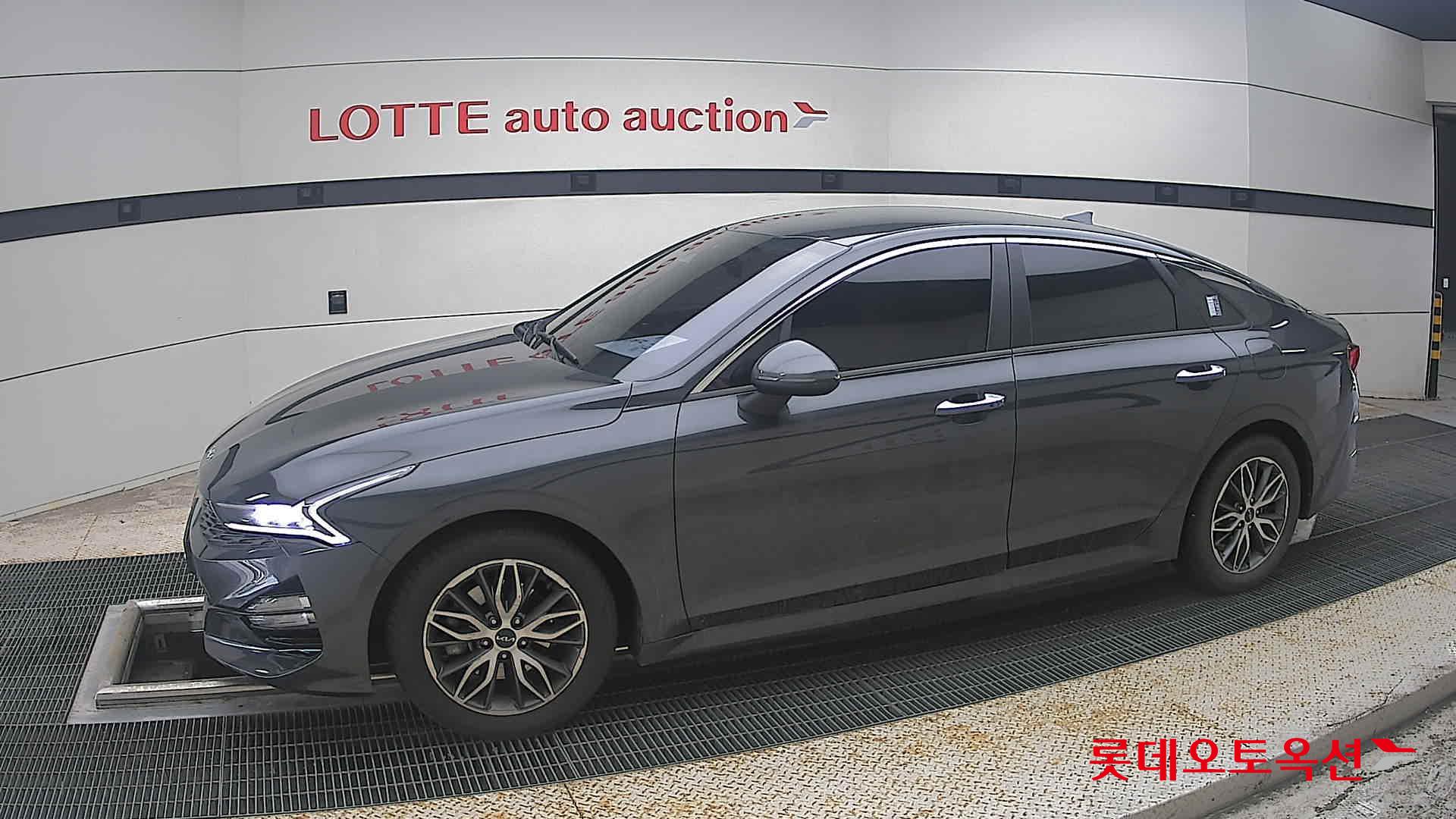2022 - kia k5