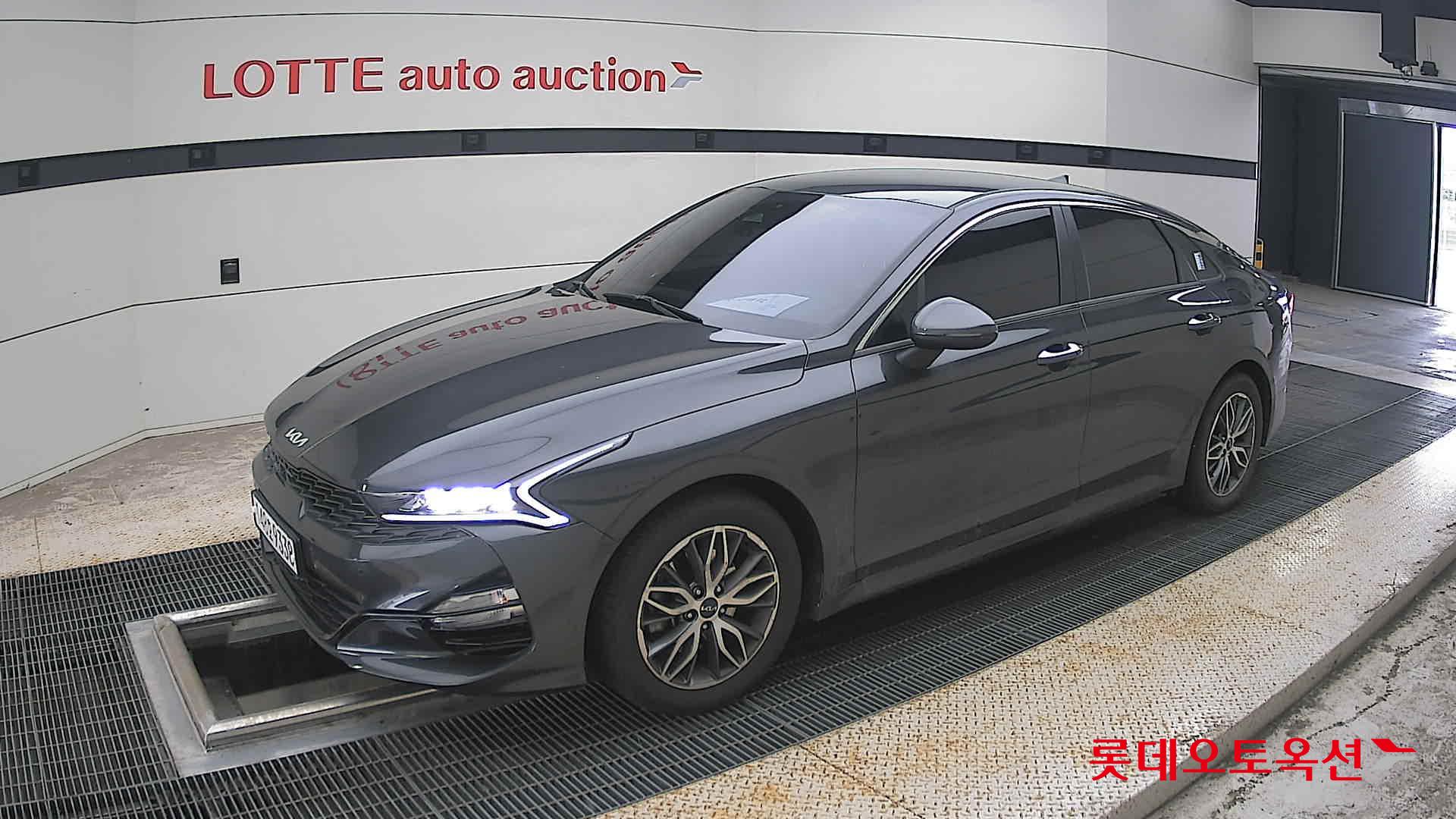 2022 - kia k5