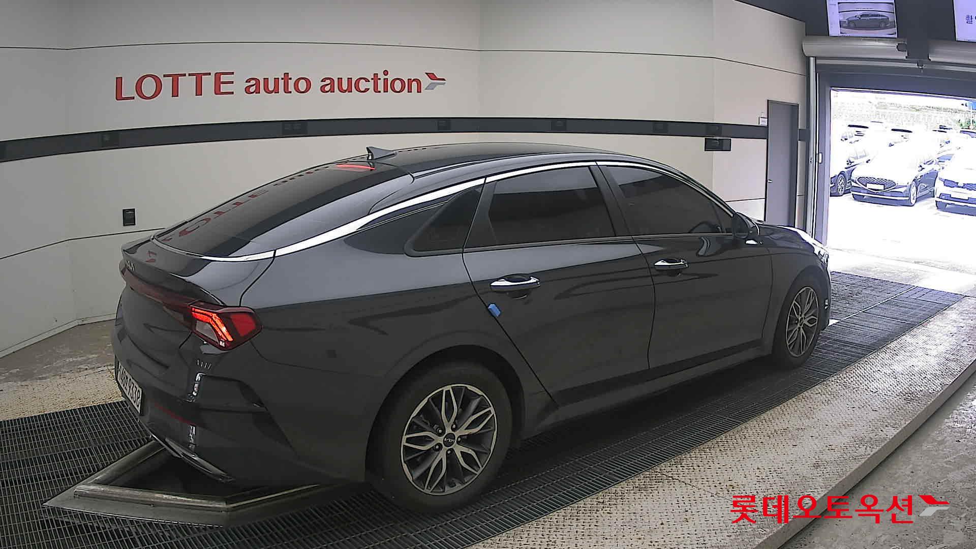 2022 - kia k5