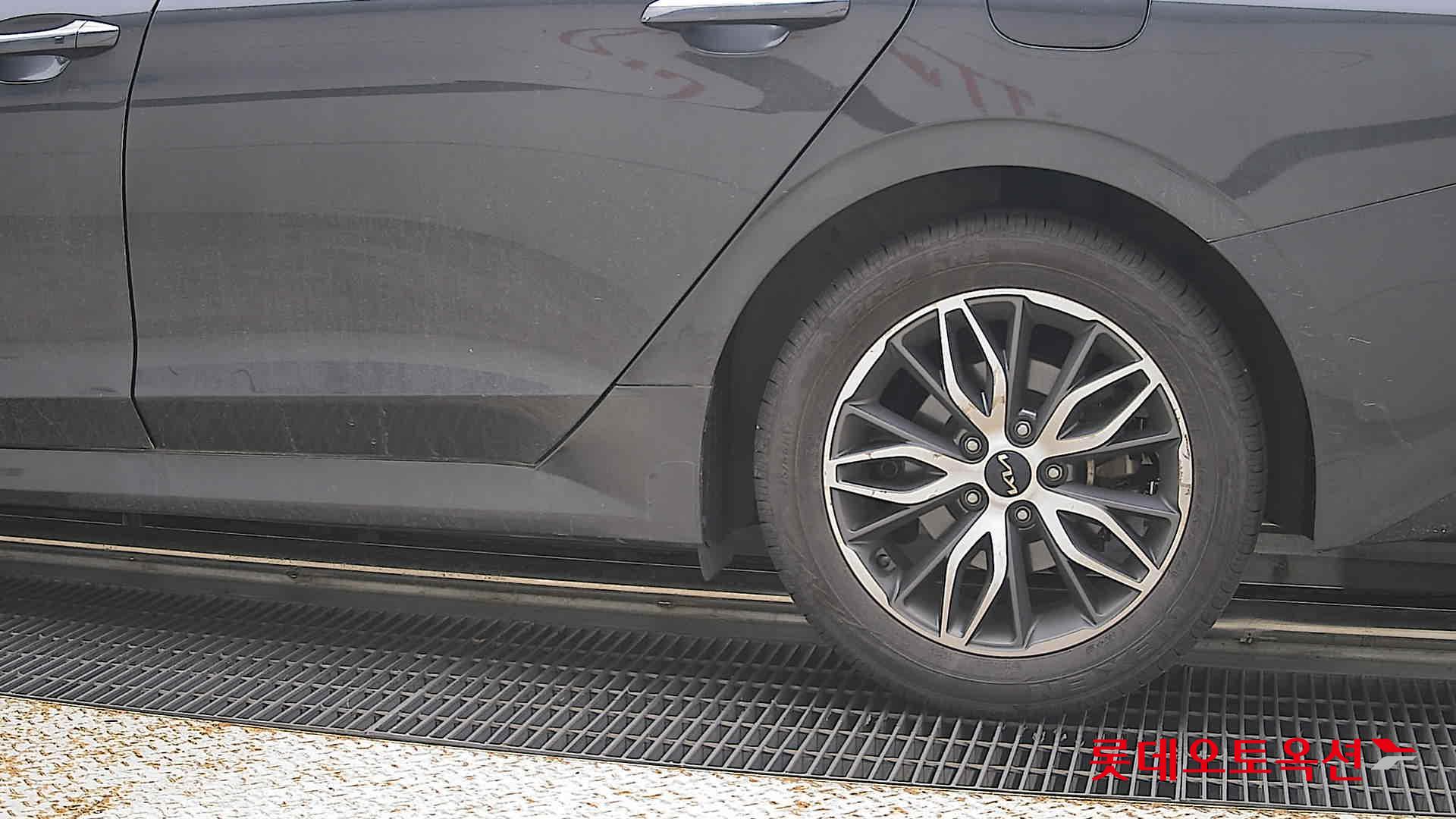 2022 - kia k5