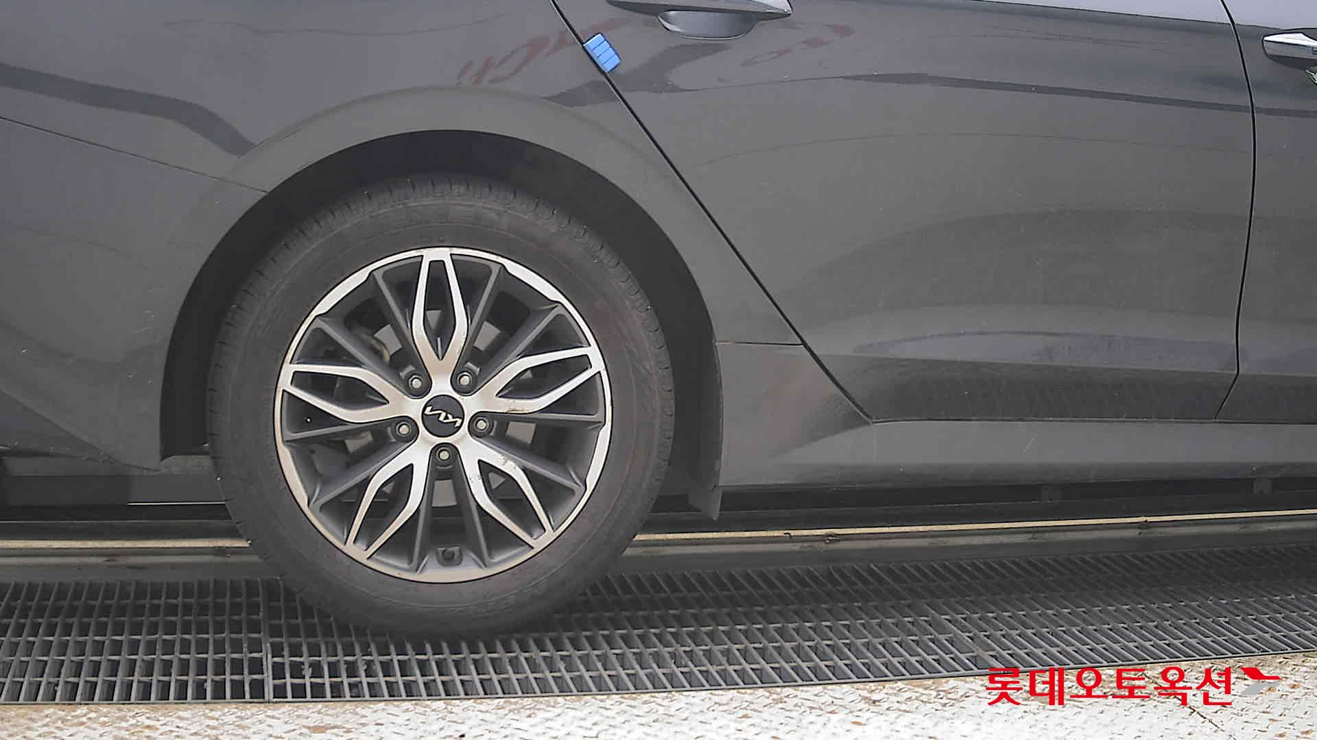 2022 - kia k5