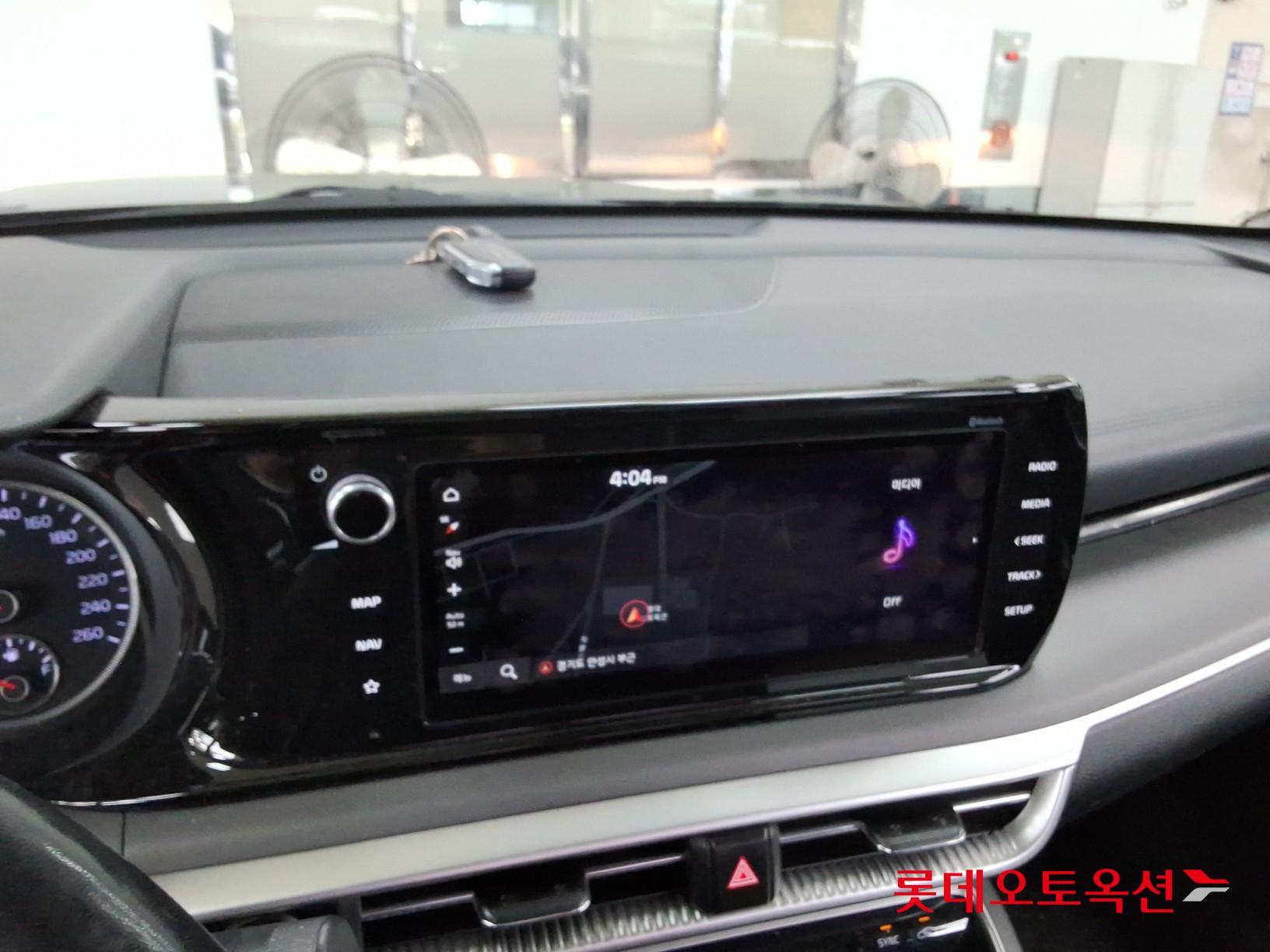 2022 - kia k5