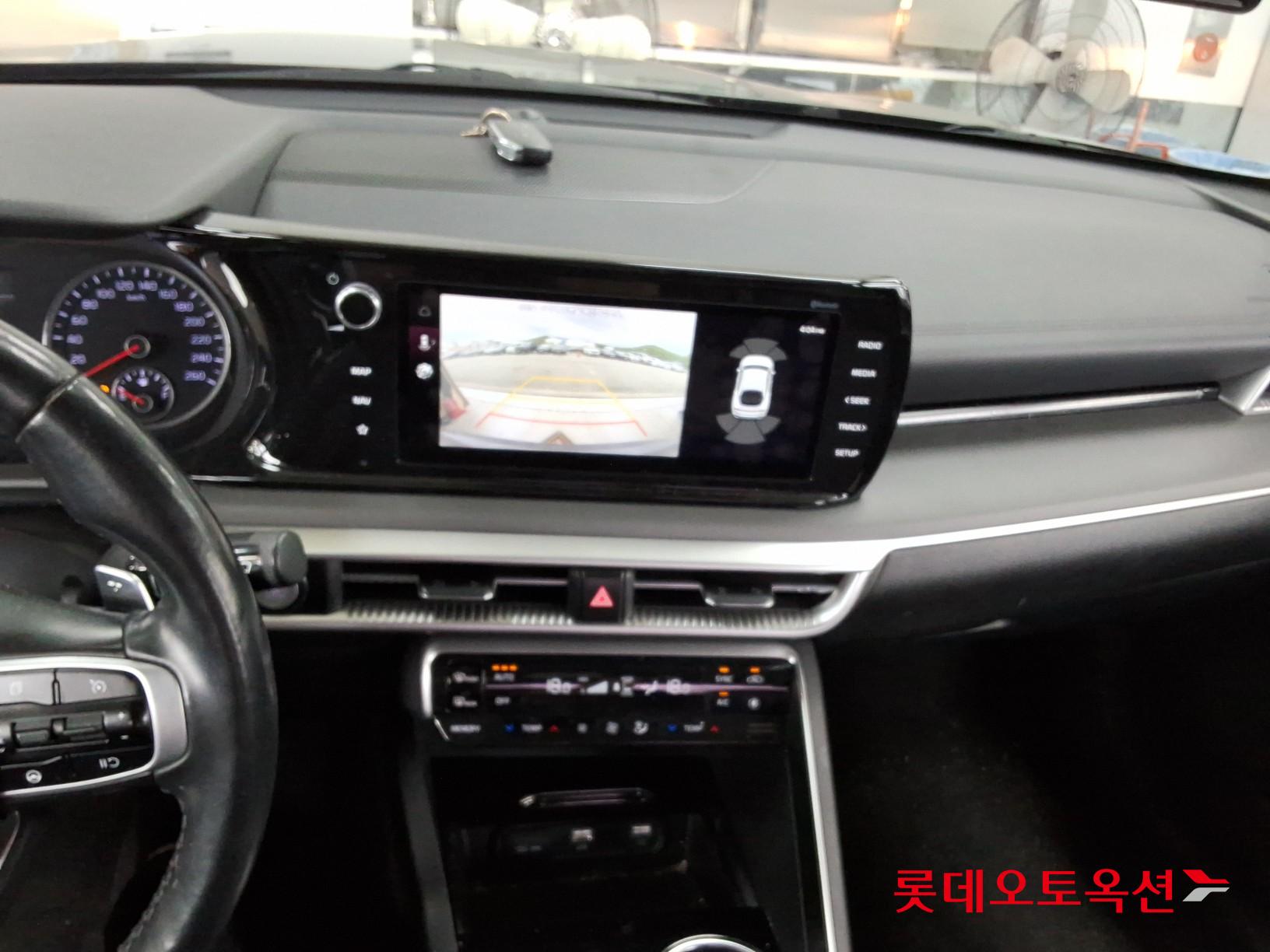 2022 - kia k5