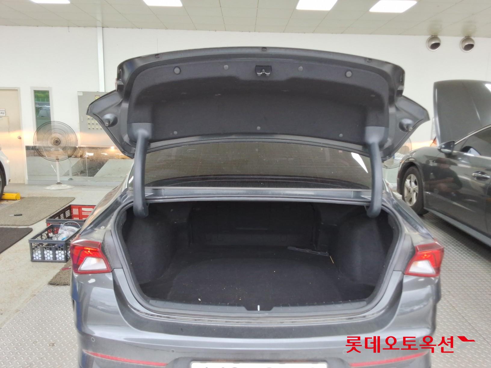 2022 - kia k5