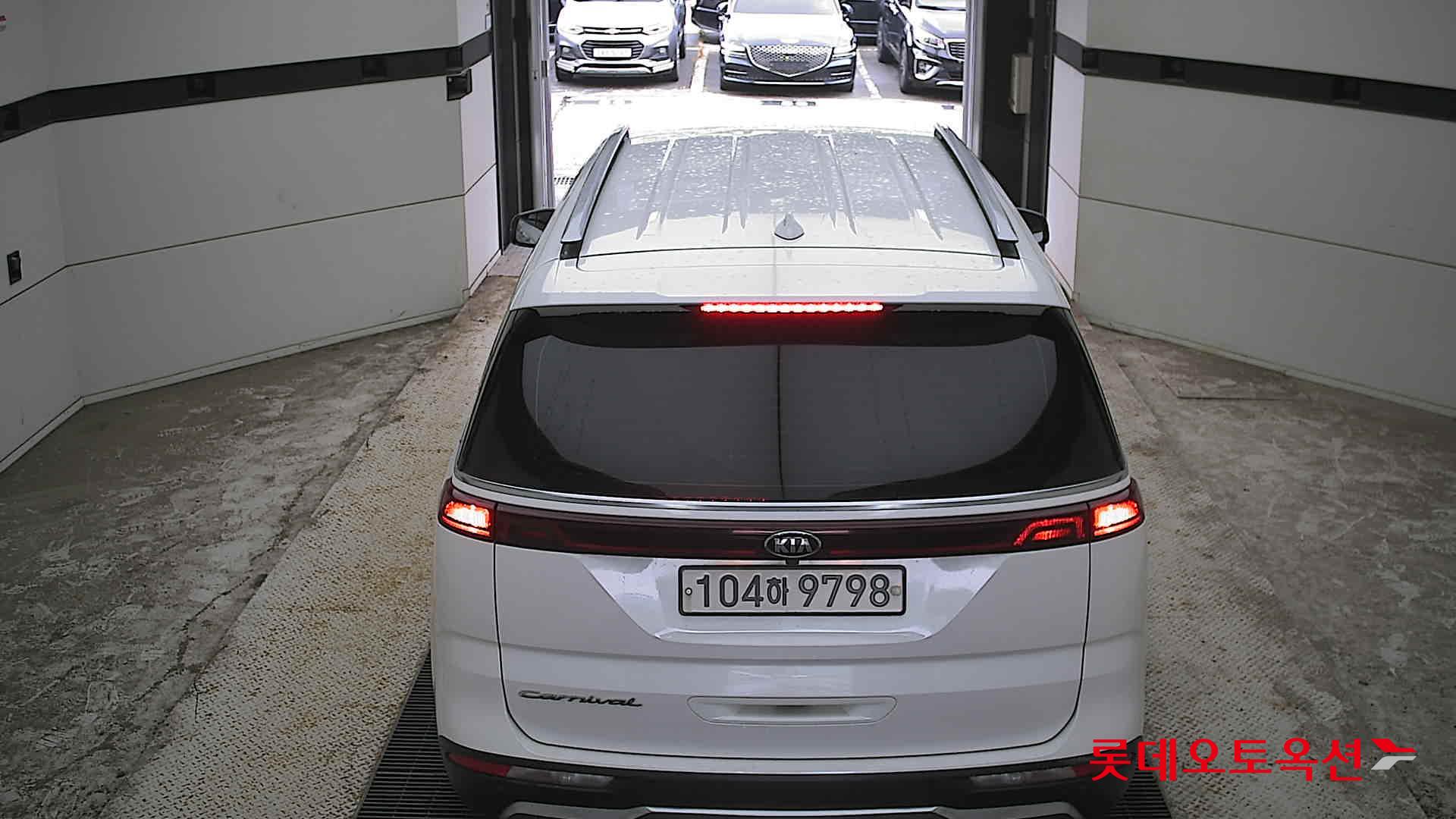 2021 - kia carnival