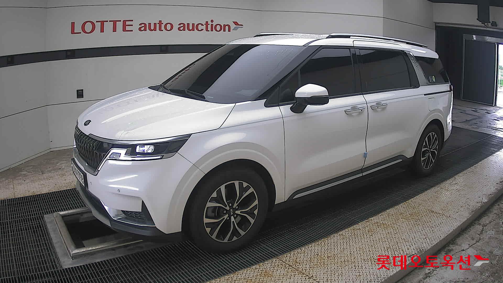 2021 - kia carnival
