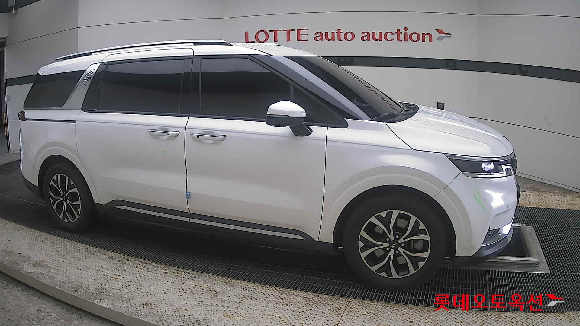 2021 - kia carnival