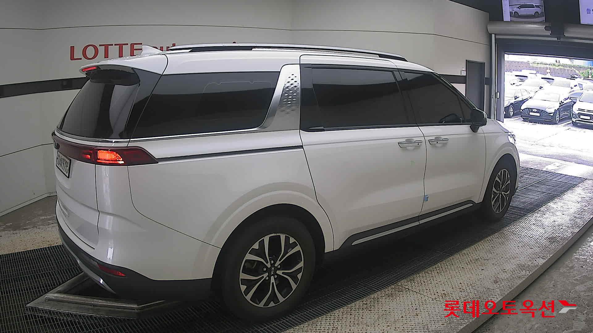 2021 - kia carnival