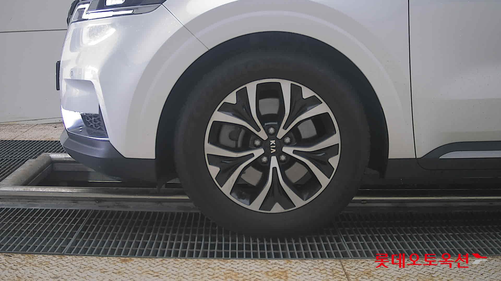 2021 - kia carnival