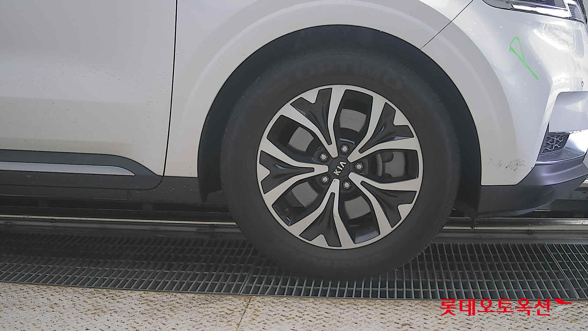 2021 - kia carnival