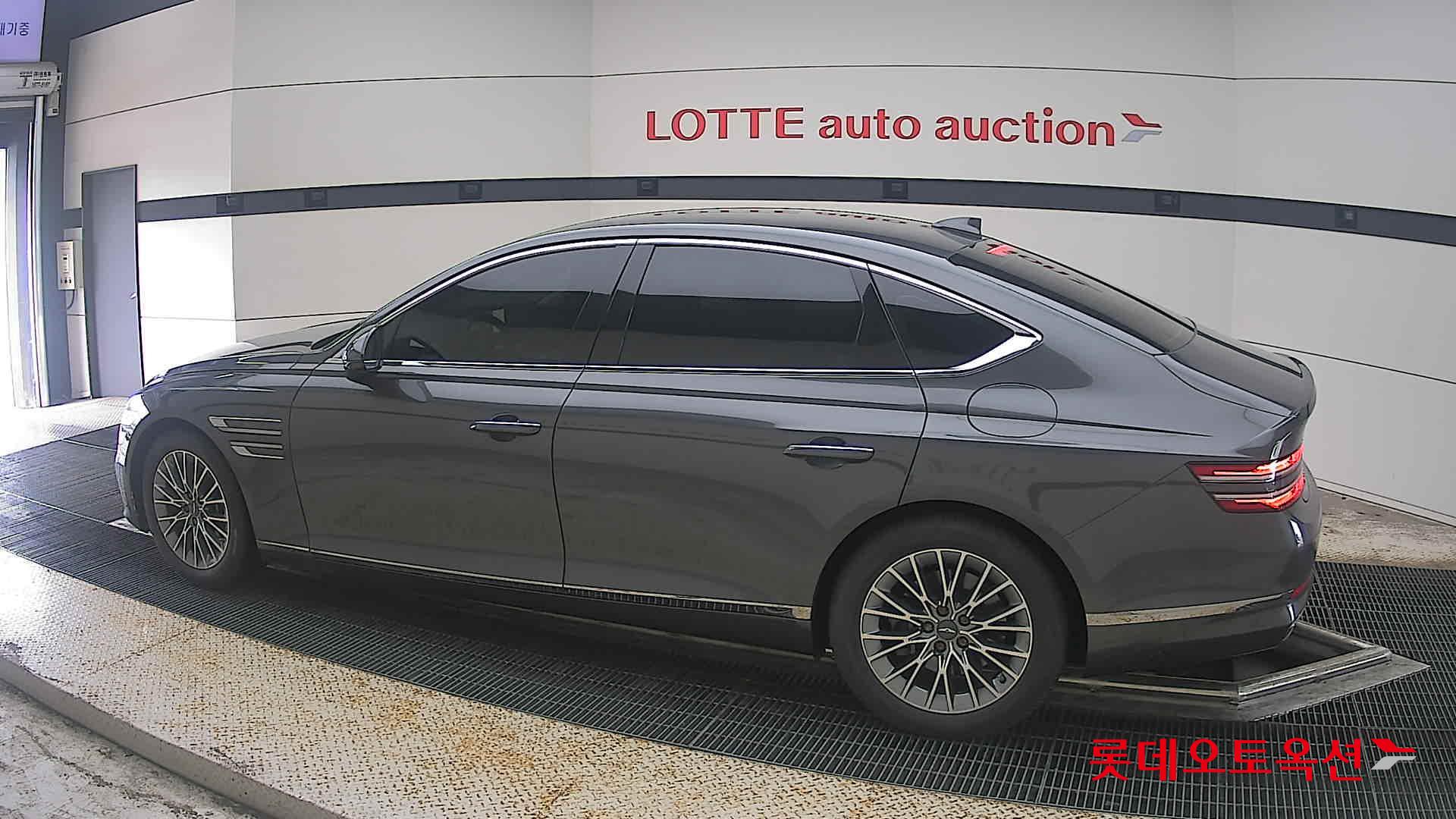 2022 - genesis g80
