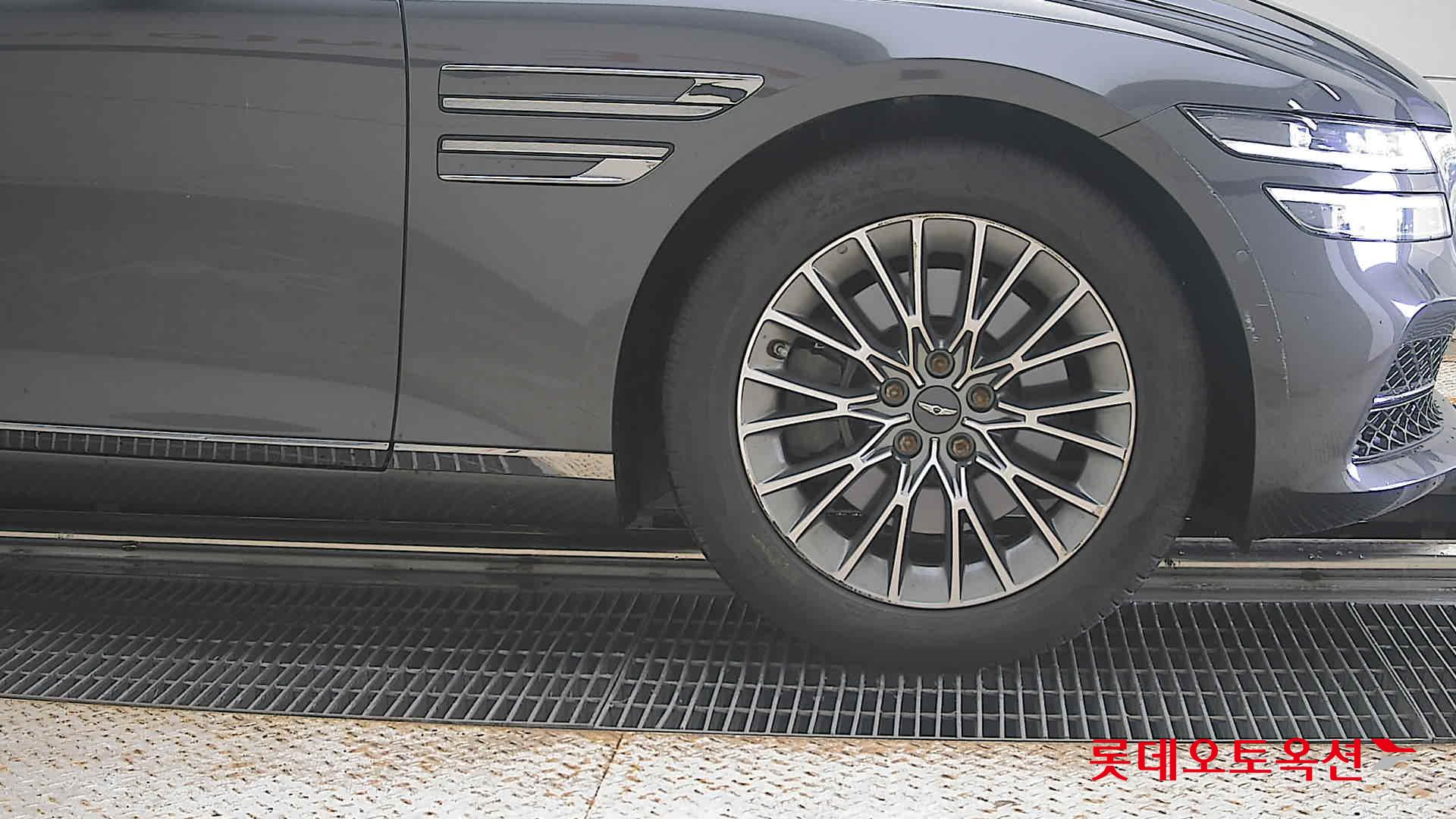 2022 - genesis g80