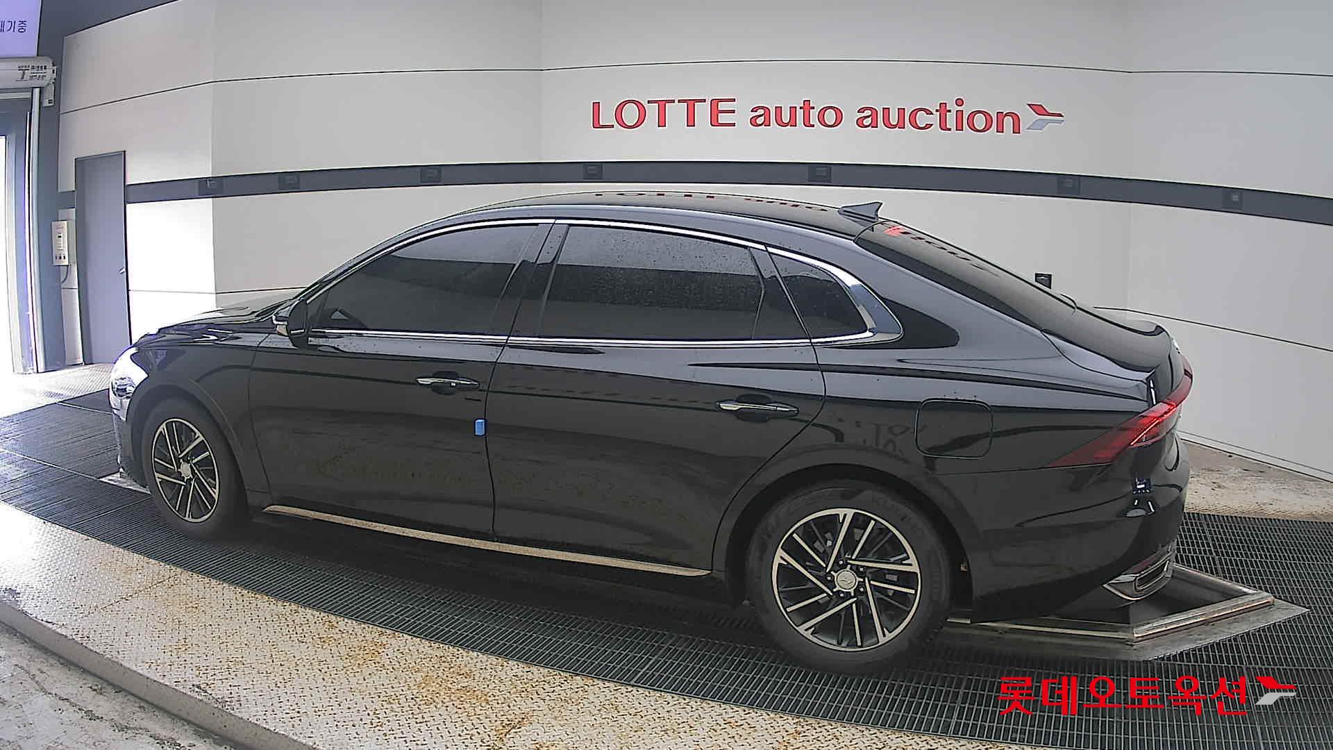 2022 - hyundai grandeur