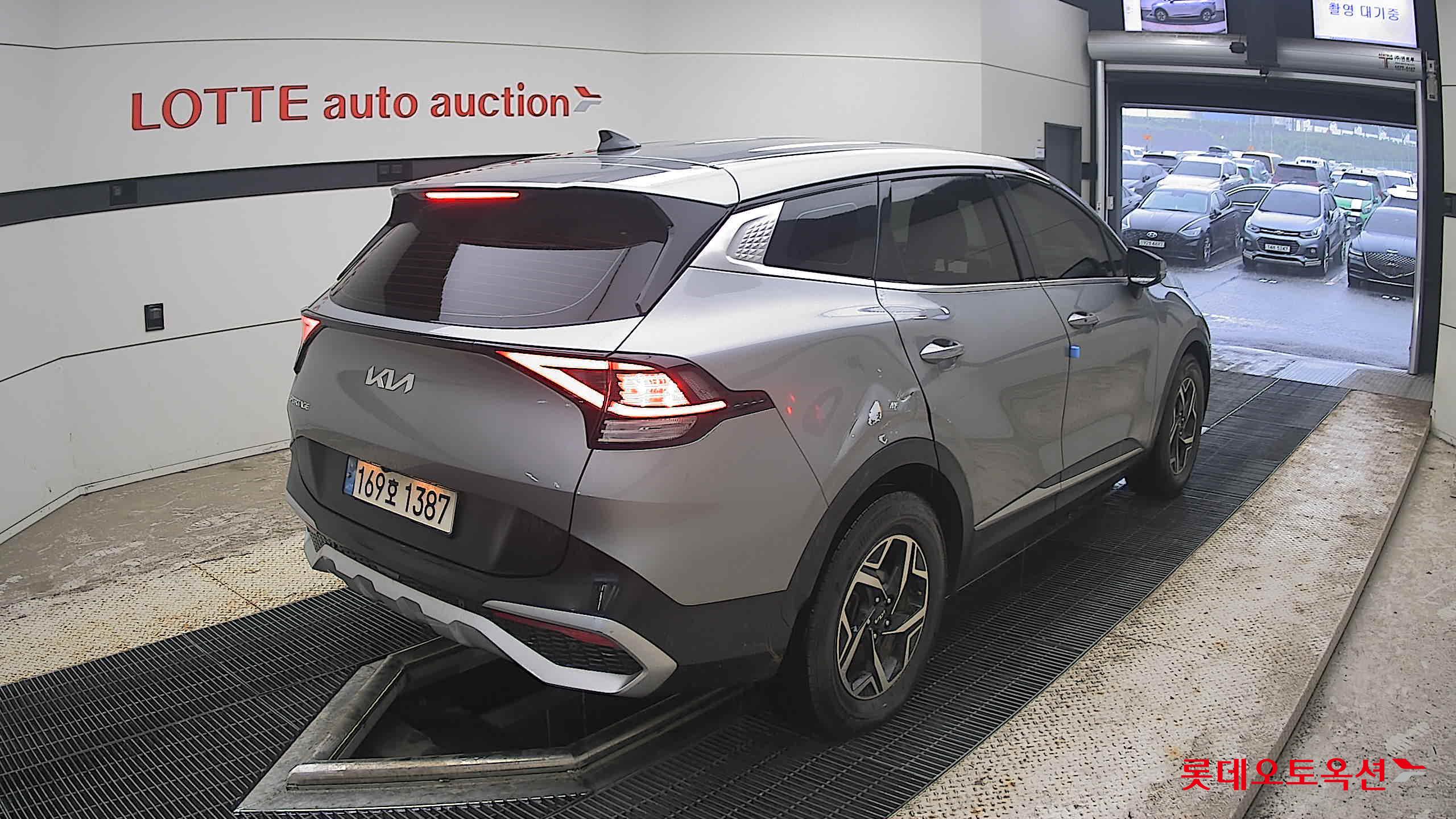 2022 - kia sportage