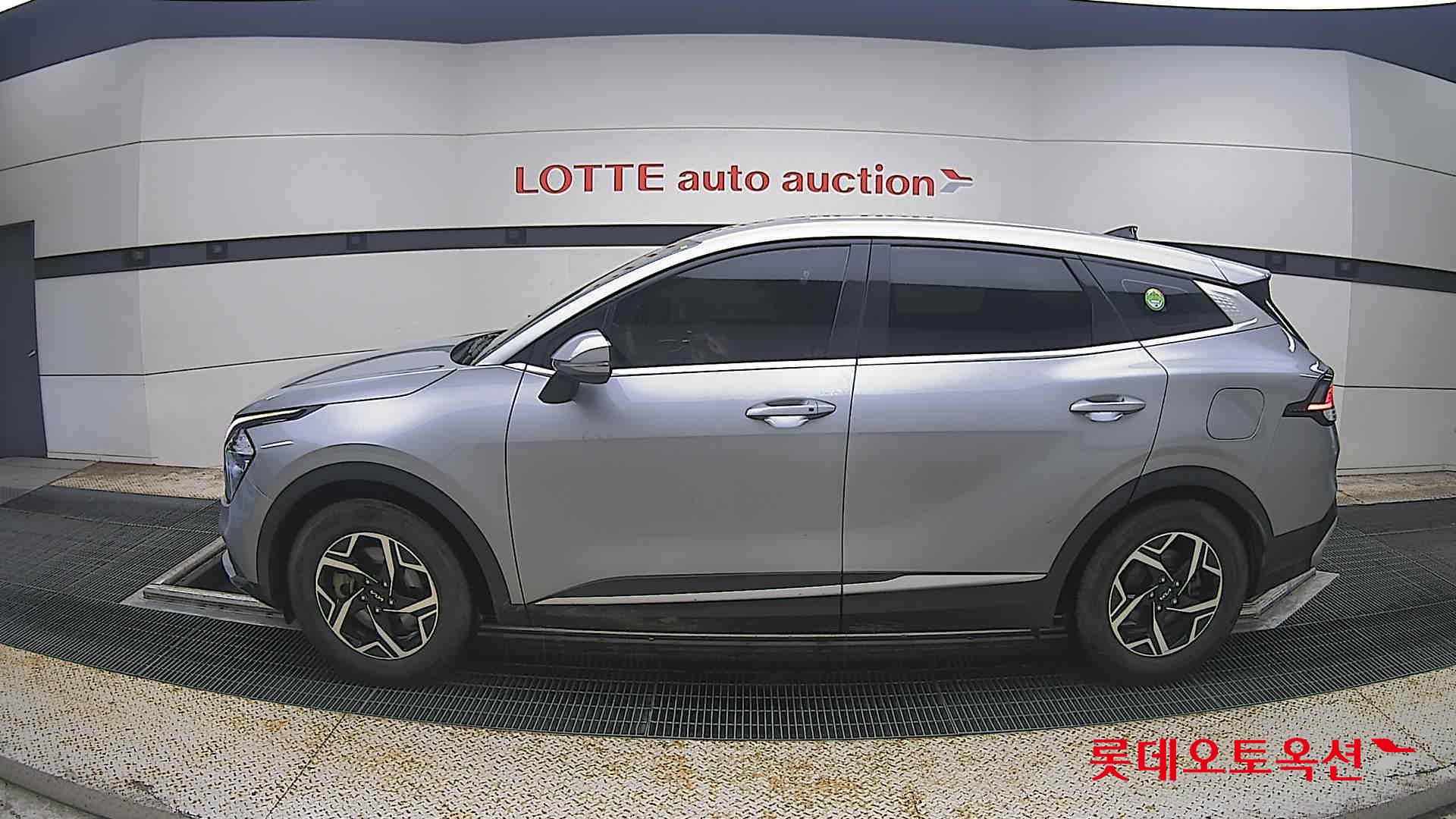 2022 - kia sportage