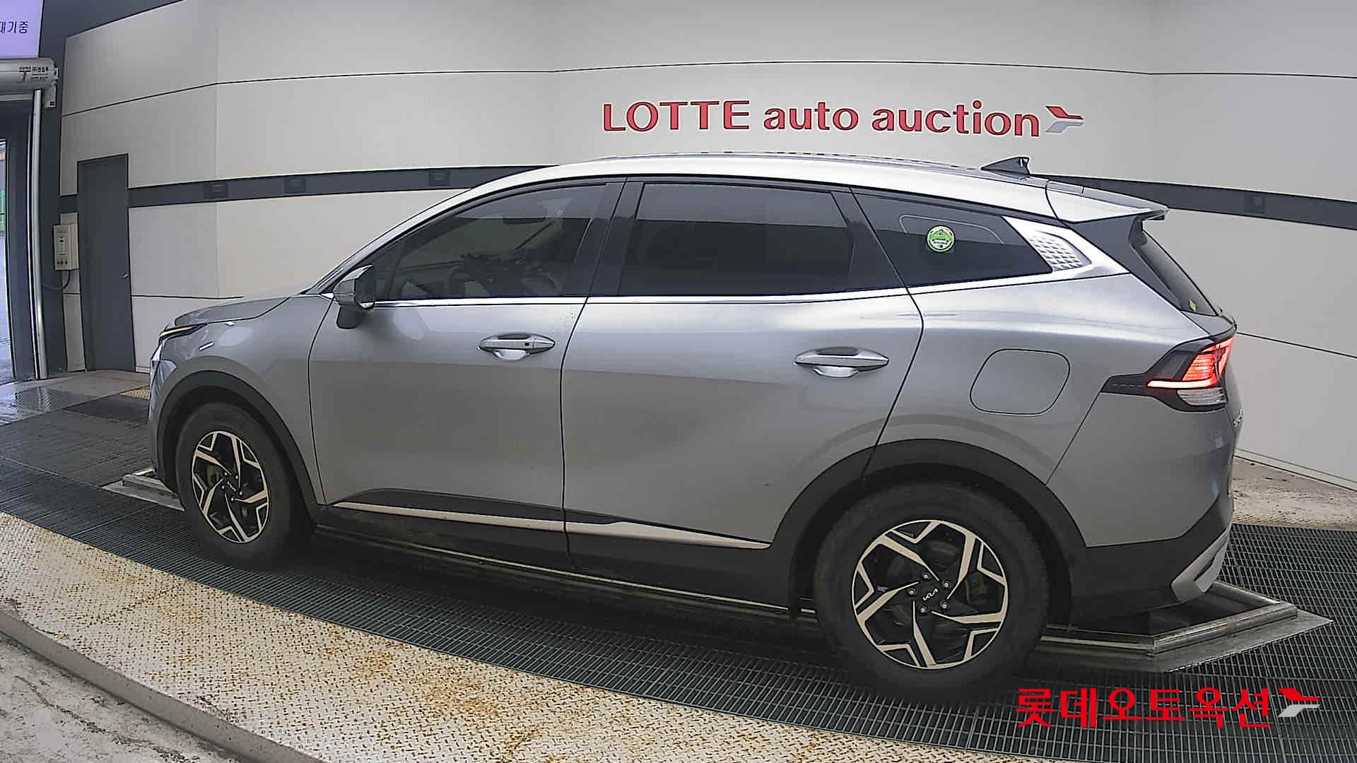 2022 - kia sportage