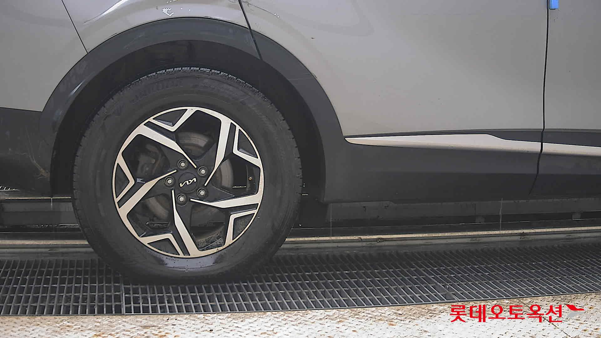 2022 - kia sportage