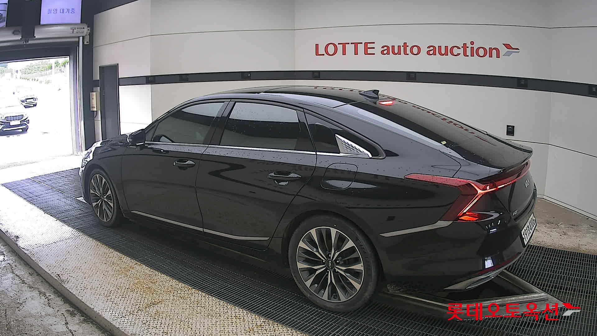 2022 - kia k8