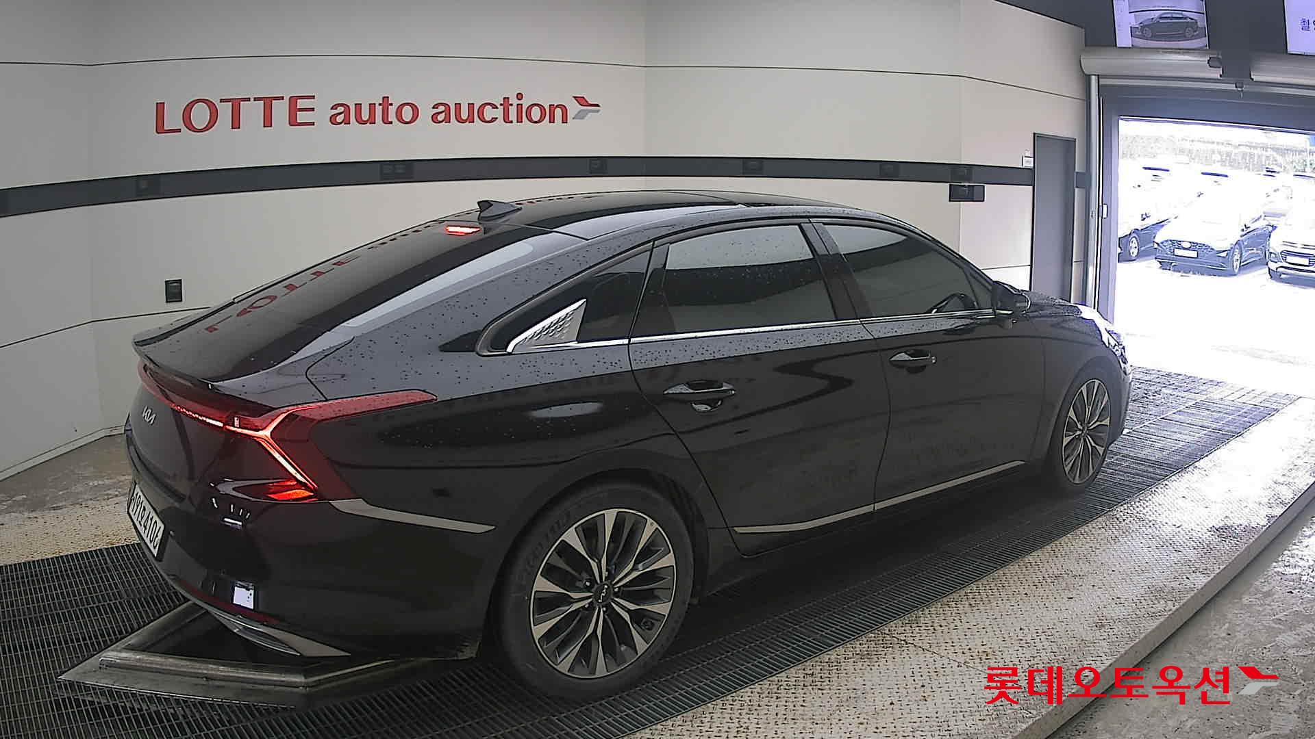 2022 - kia k8