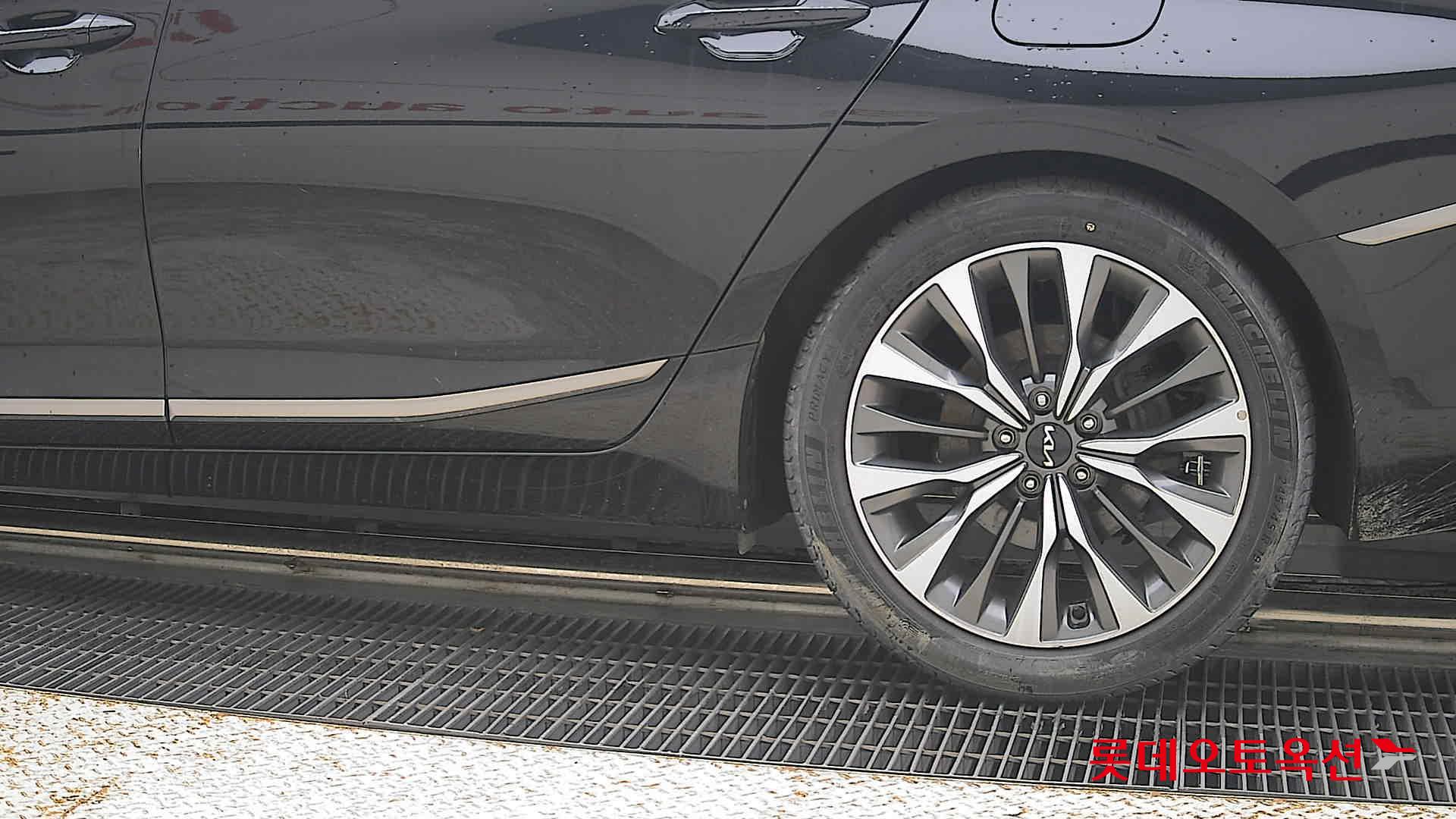 2022 - kia k8