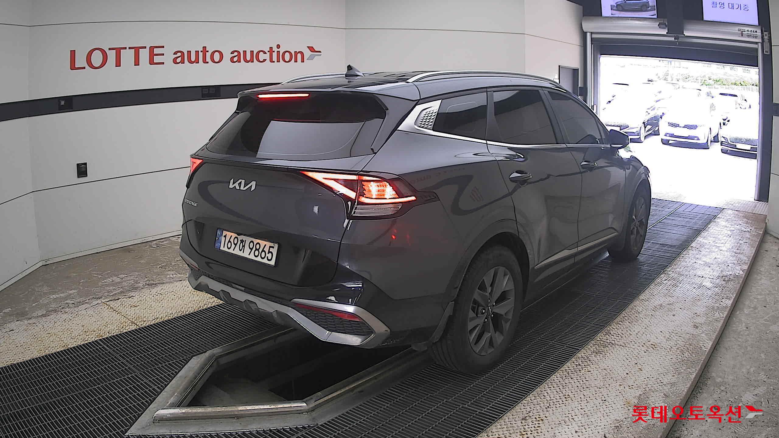 2023 - kia sportage