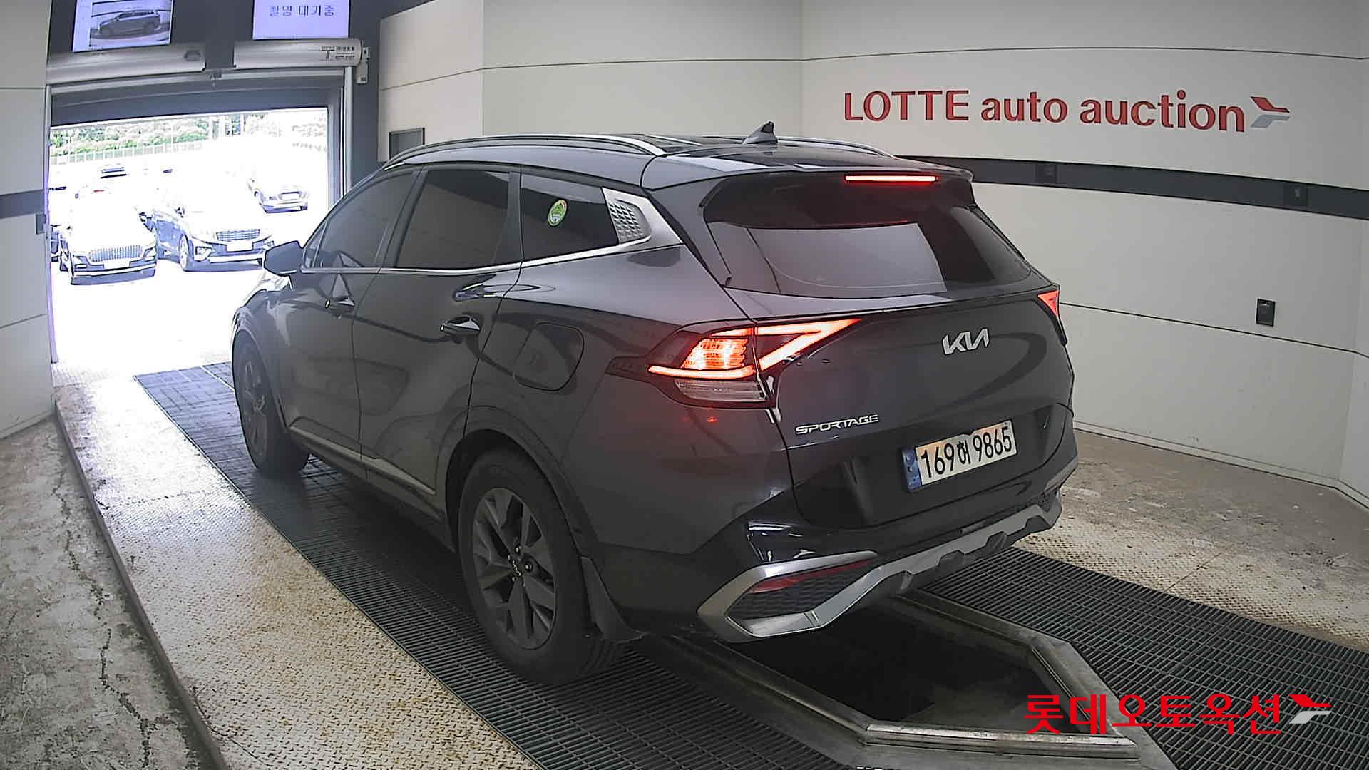 2023 - kia sportage