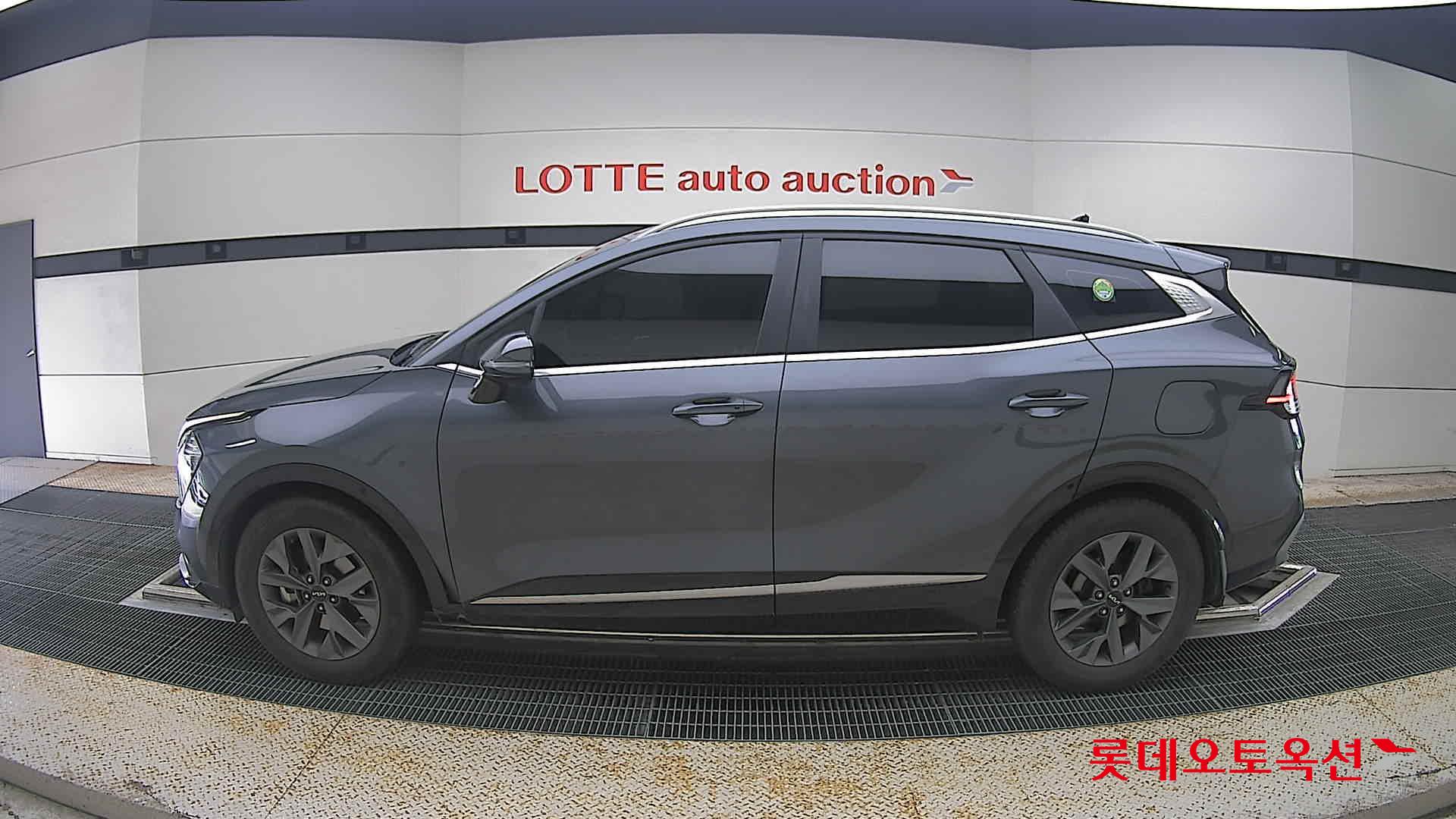 2023 - kia sportage