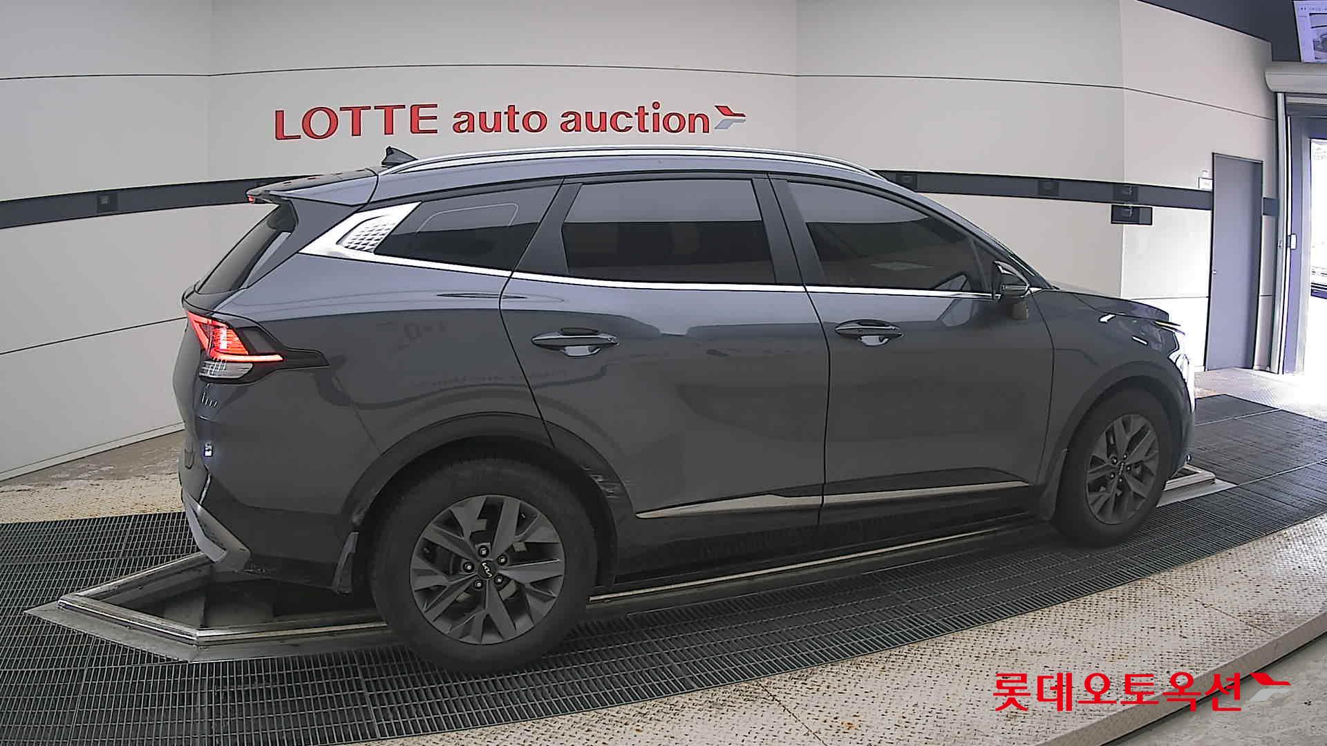 2023 - kia sportage